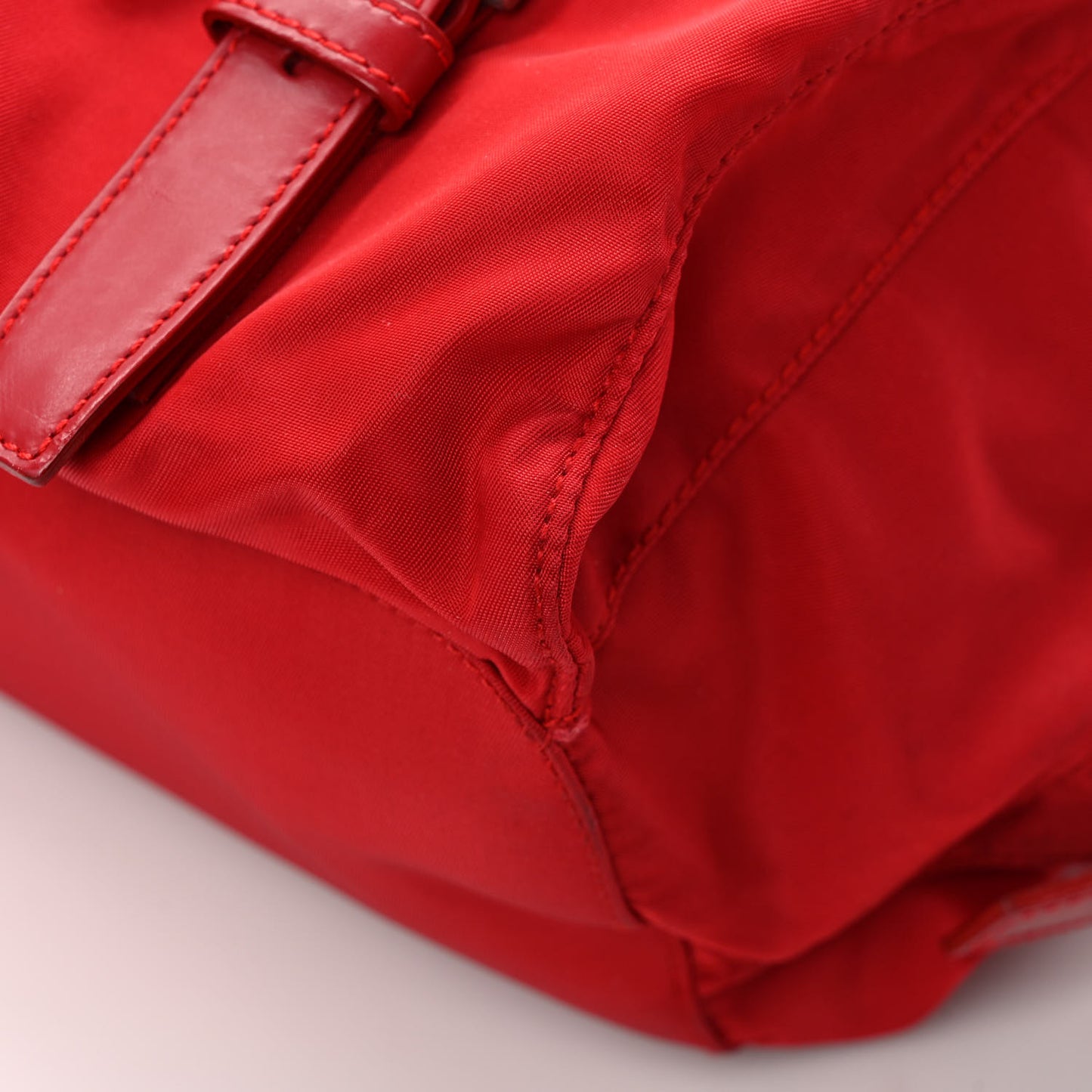 Tessuto Nylon Saffiano Vela Medium Backpack Fuoco