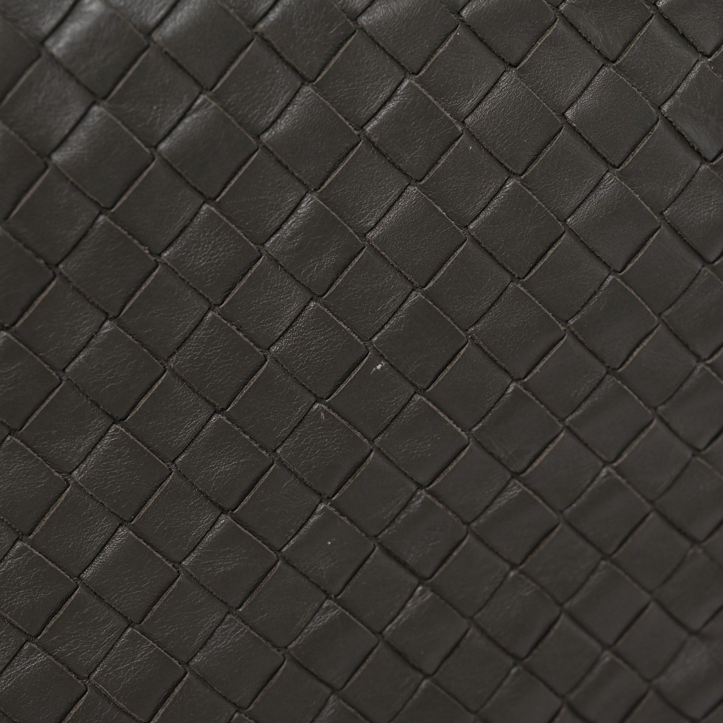 Calfskin Intrecciato Large Leggero Tote Kaki Fondente