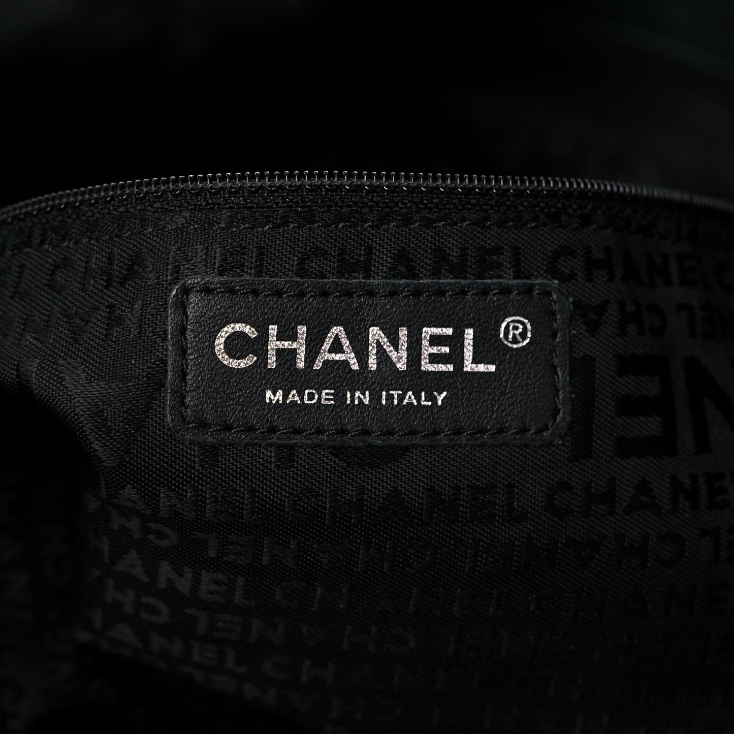 Distressed Caviar XL Coco Cabas Black