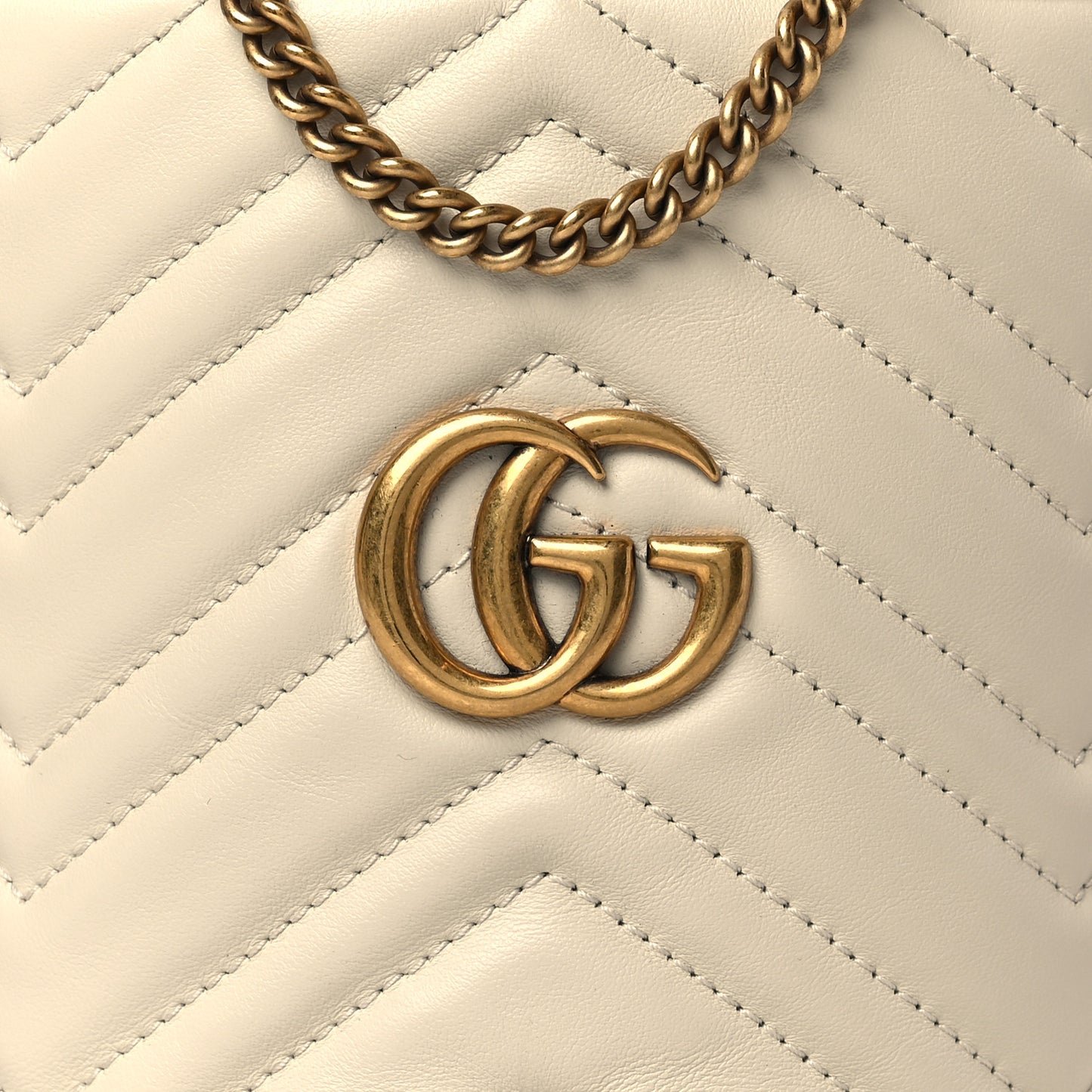 Calfskin Matelasse Mini GG Marmont 2.0 Bucket Bag White