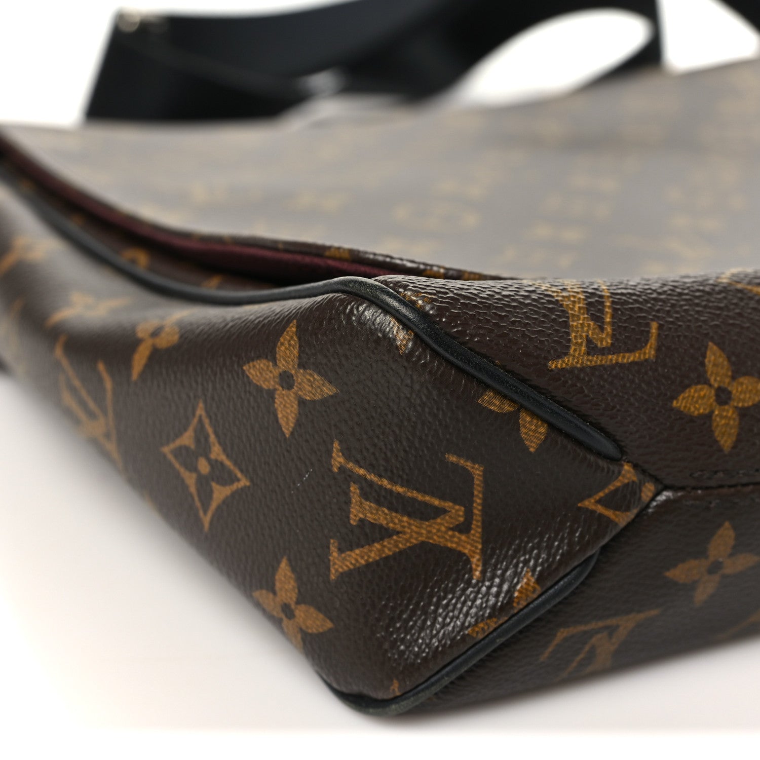 Louis Vuitton Damier Ebene District MM 7 of 8