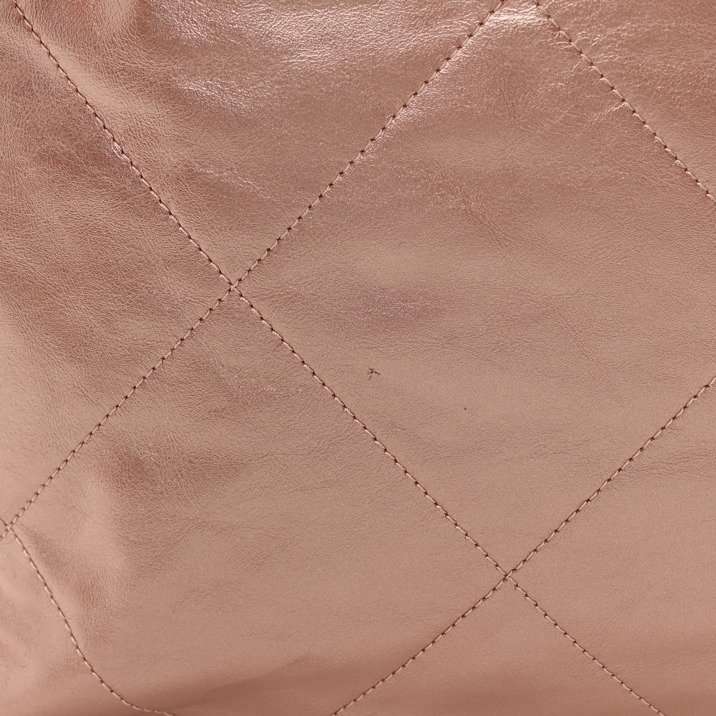 Metallic Calfskin Quilted Chanel 22 Pink