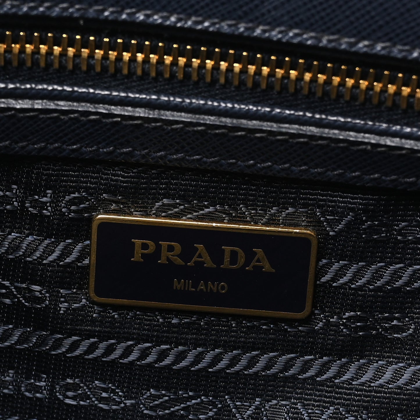 Saffiano Medium Galleria Double Zip Tote Baltico