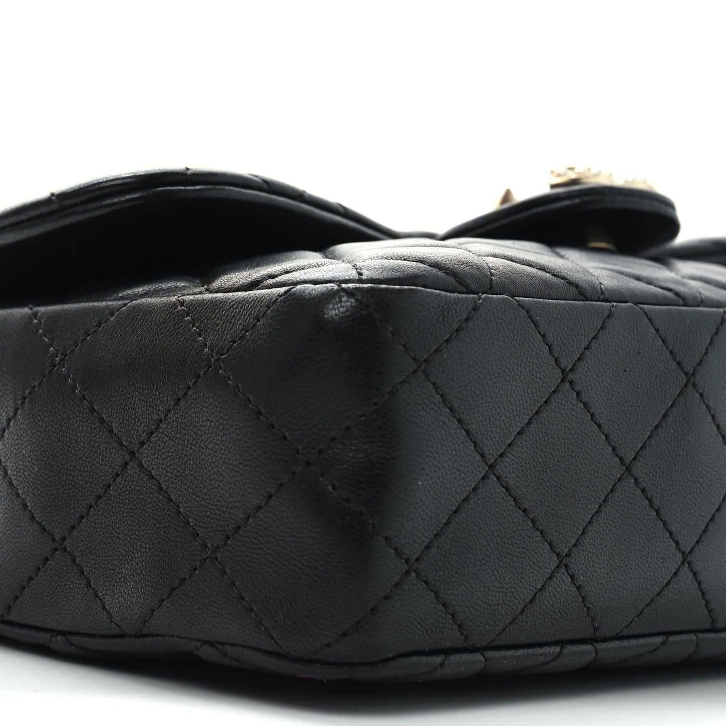 Lambskin Quilted Medium Westminster Pearl Flap Black