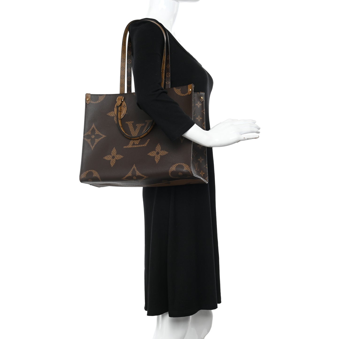 Reverse Monogram Giant Onthego MM
