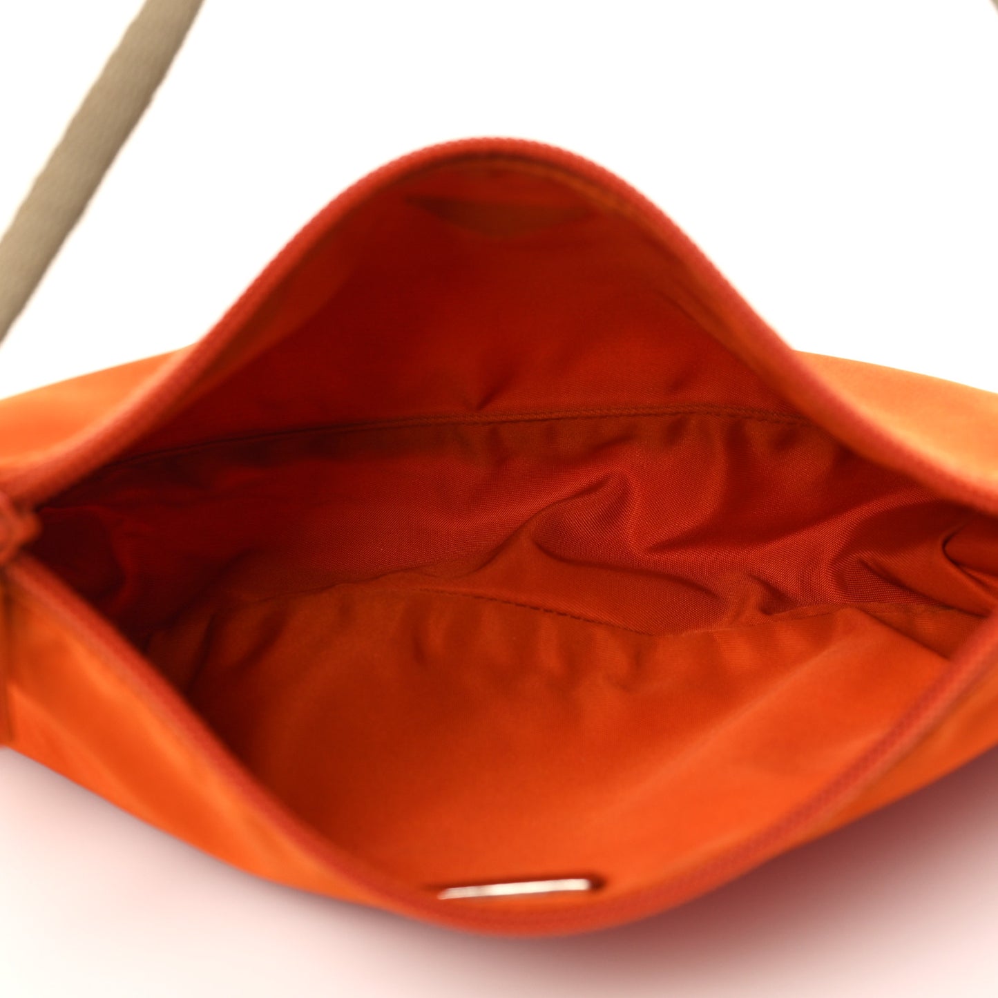 Tessuto Nylon Pochette Bag Orange