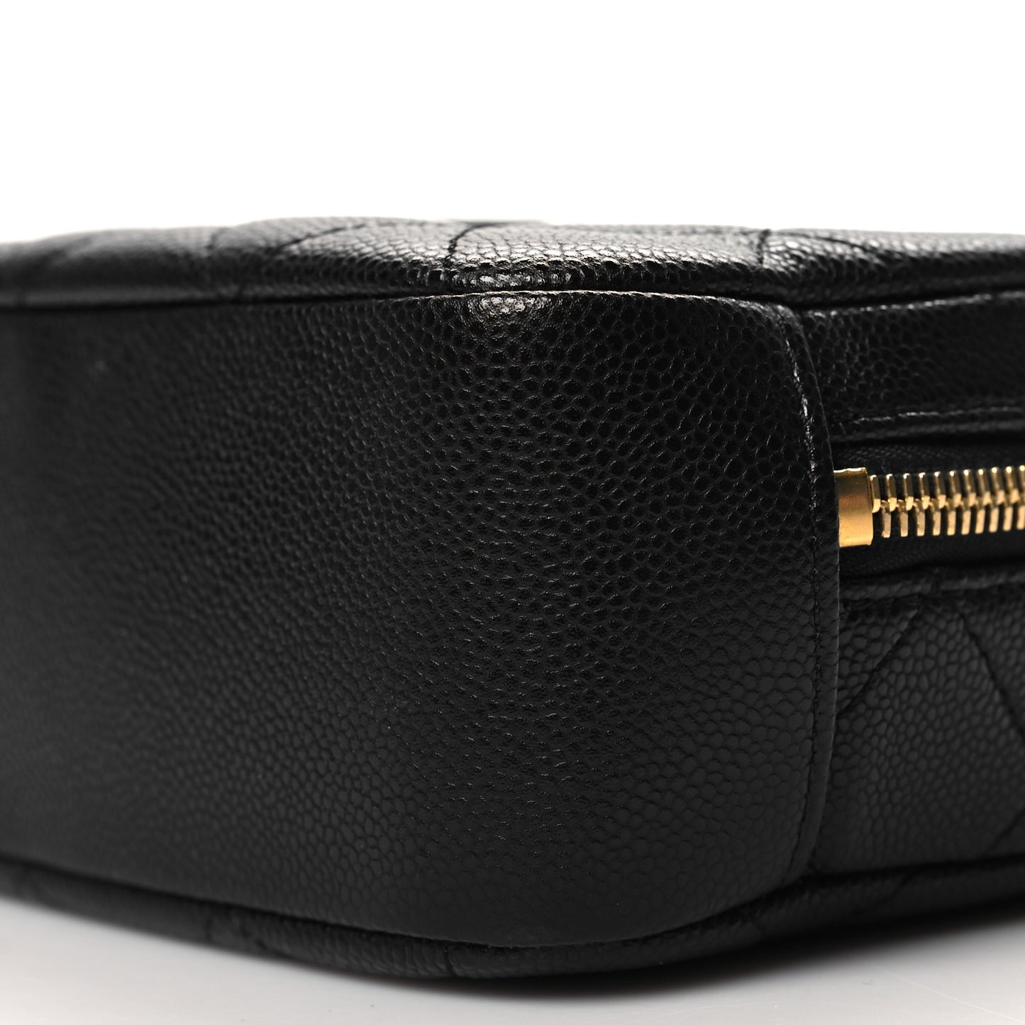 Caviar Quilted CC Vanity Case Black