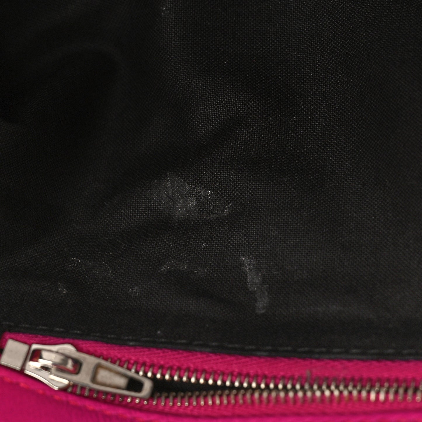 Nappa Calfskin Quilted Touch B Puffy Clutch Fuchsia