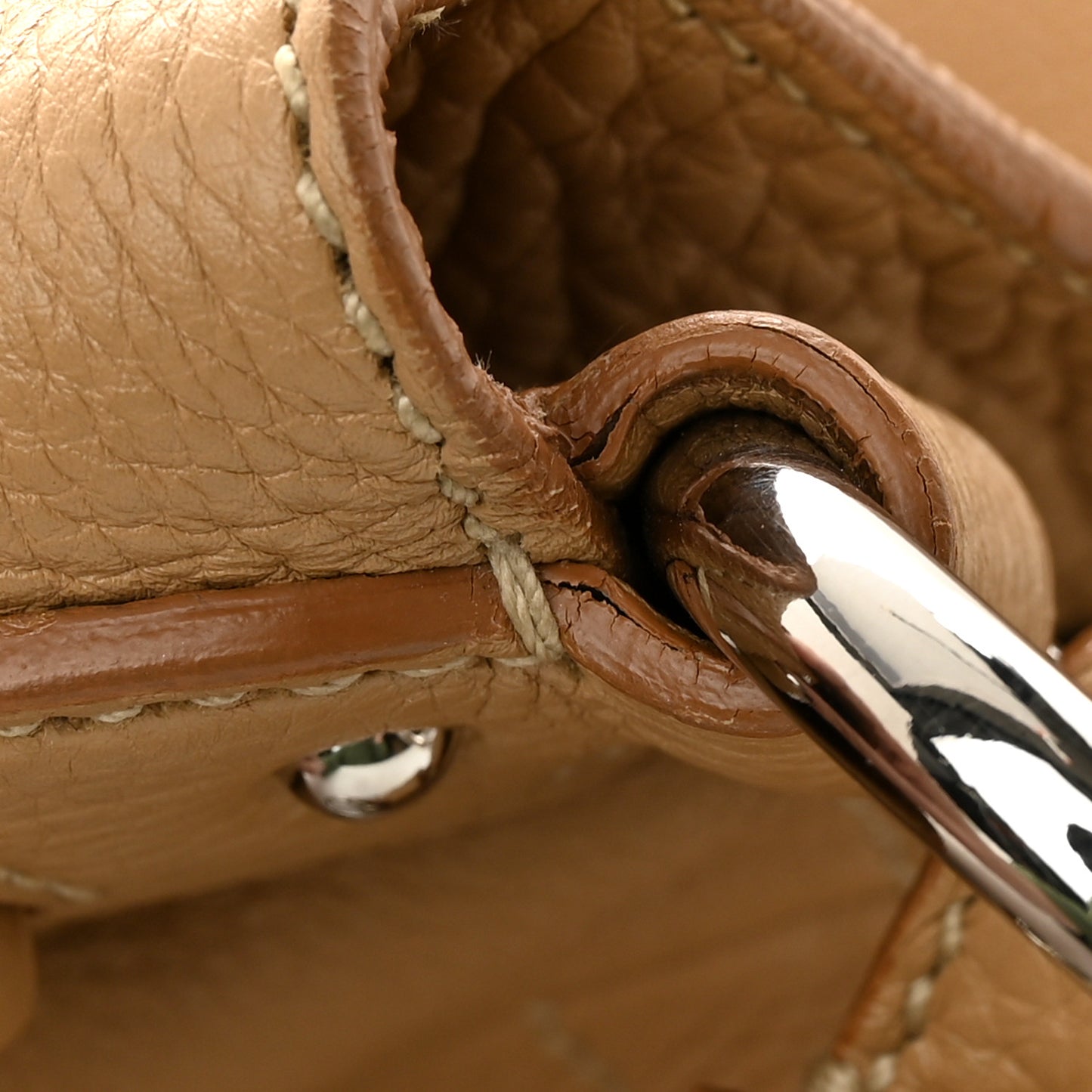 Vitello Daino Side Pocket Hobo Sabbia