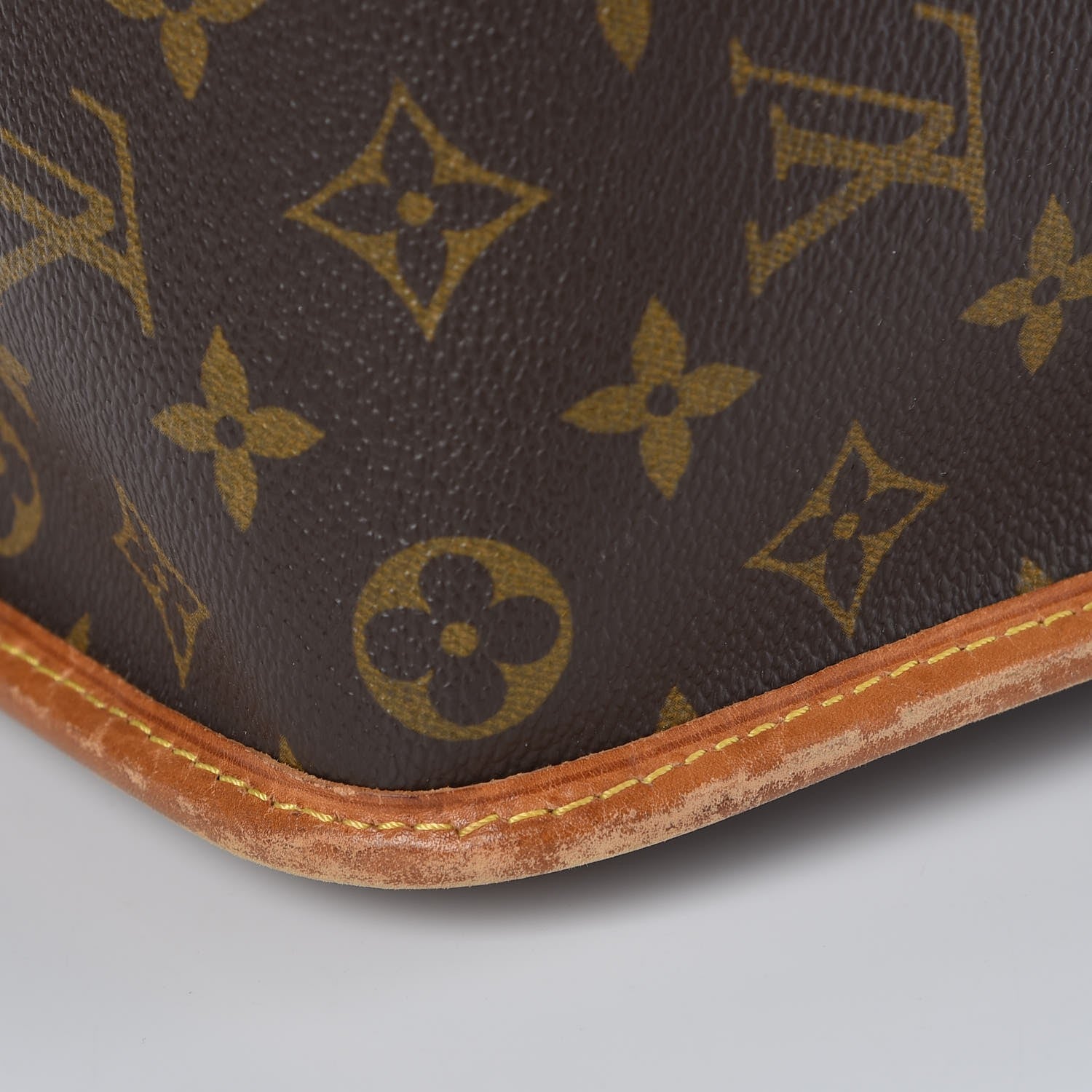 Louis Vuitton Monogram Sac Gibeciere GM 19 of 24