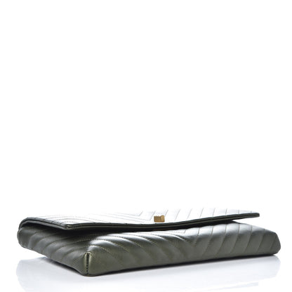 Chanel Aged Calfskin Chevron Quilted Reissue 2.55 Clutch Green 4 of 8