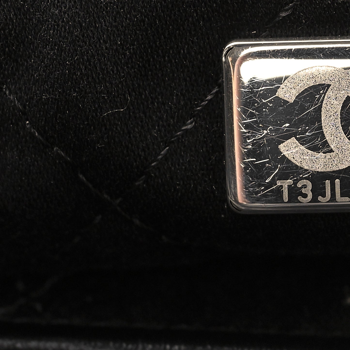 Shiny Calfskin Quilted Chanel 22 Black