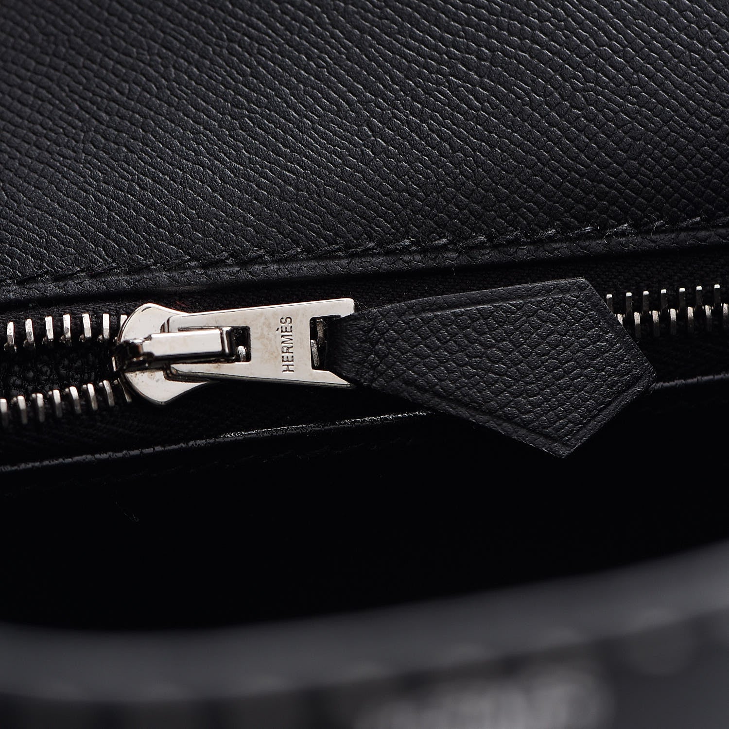 Hermes Grained Monsieur Un Point Sur Deux Kelly Sellier 28 Black 26 of 36