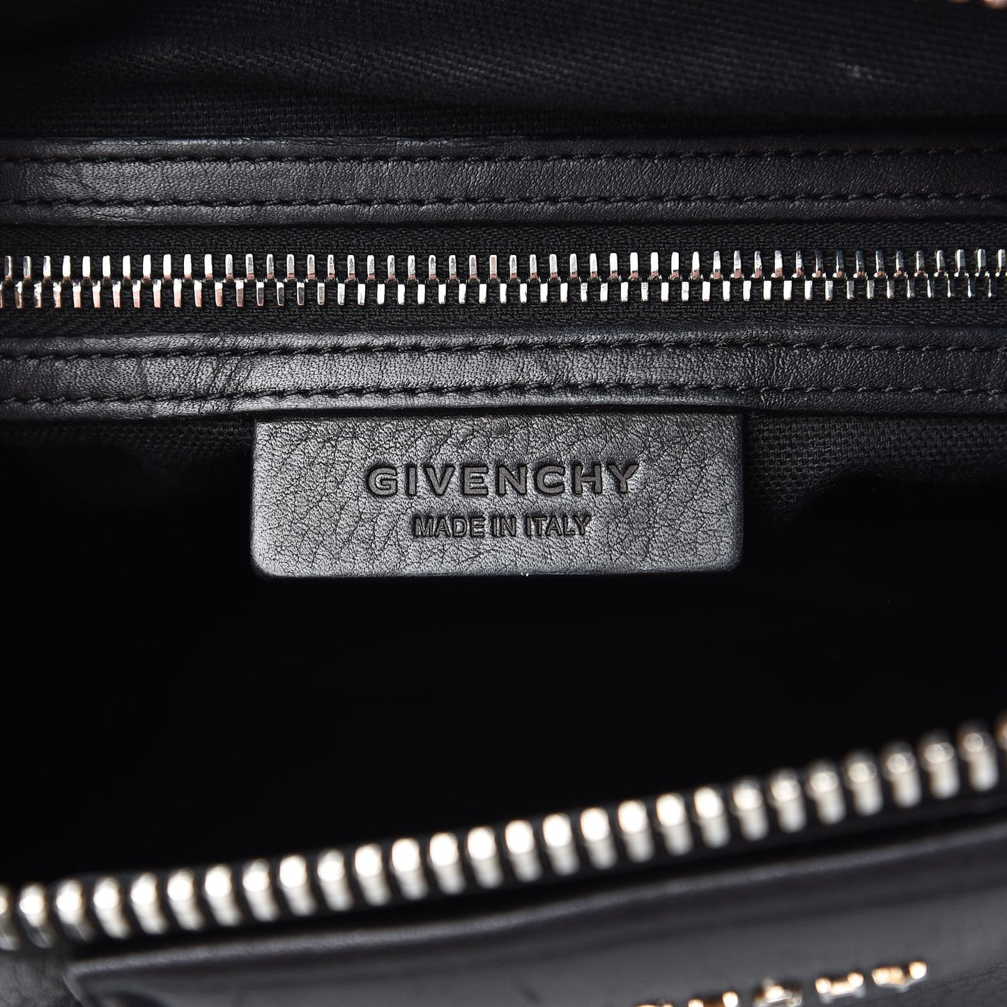 Sugar Goatskin Small Metal Corner Antigona Black