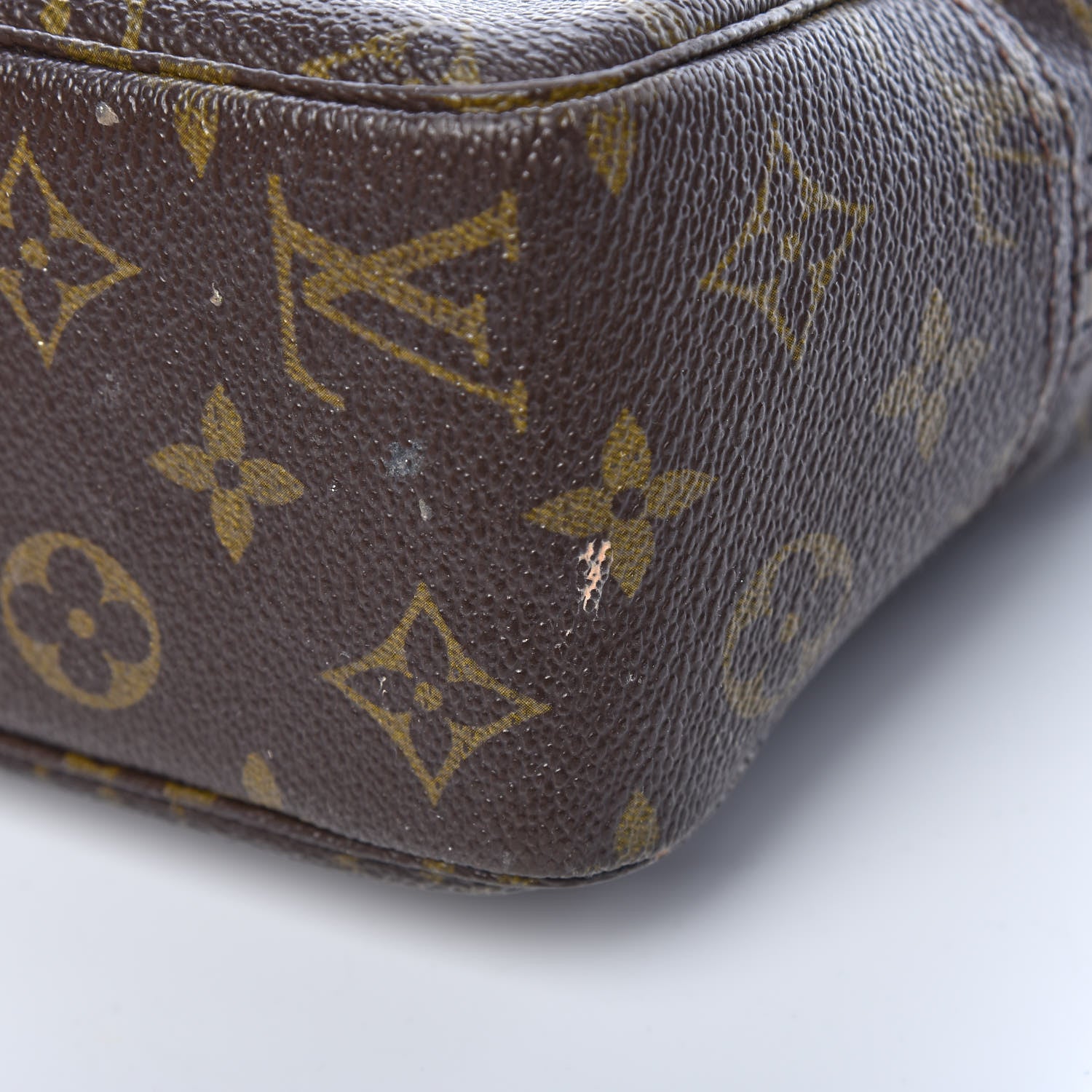 Louis Vuitton Monogram Trousse Toilette 28 13 of 13