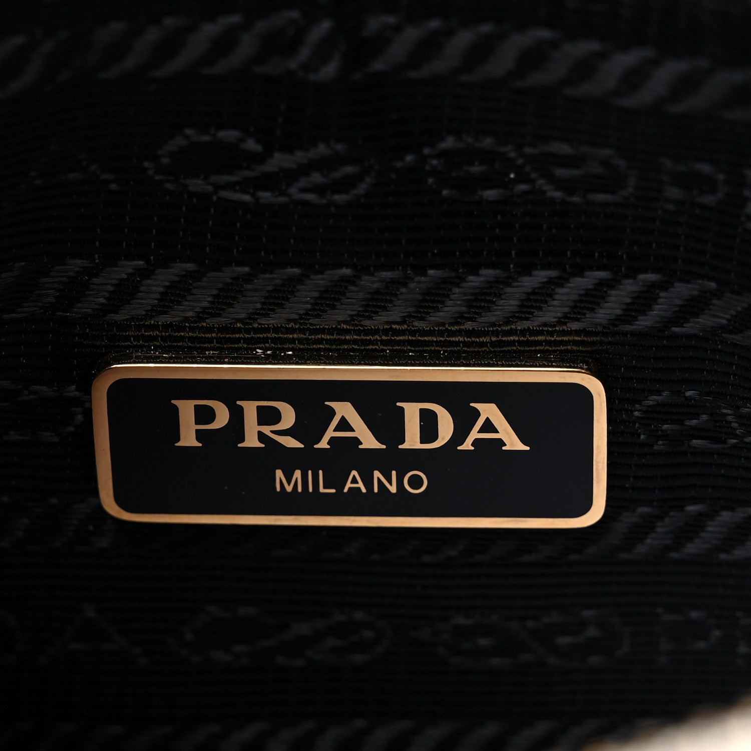 Prada Saffiano Re-Edition 2005 Shoulder Bag White 6 of 8