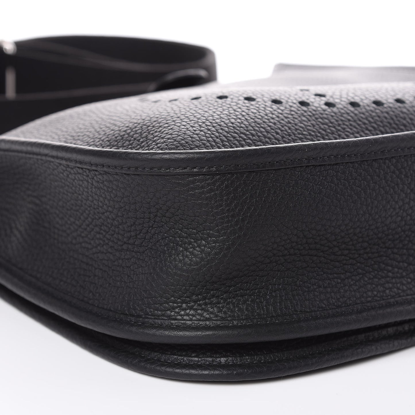 Taurillon Clemence Evelyne III PM Black
