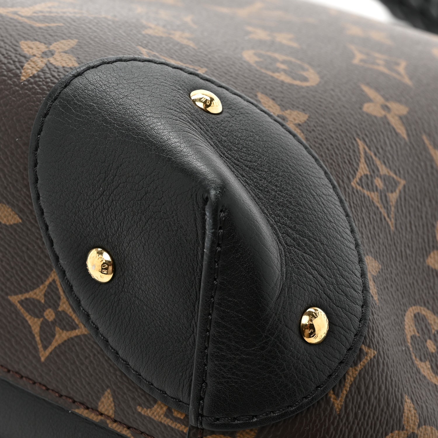Louis Vuitton Reverse Monogram Triangle Softy 11 of 13