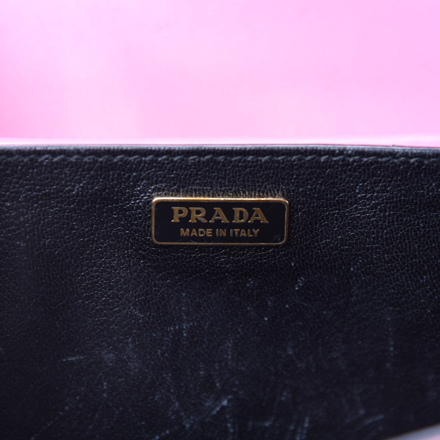 City Calf Saffiano Cahier Bag Geranio Black