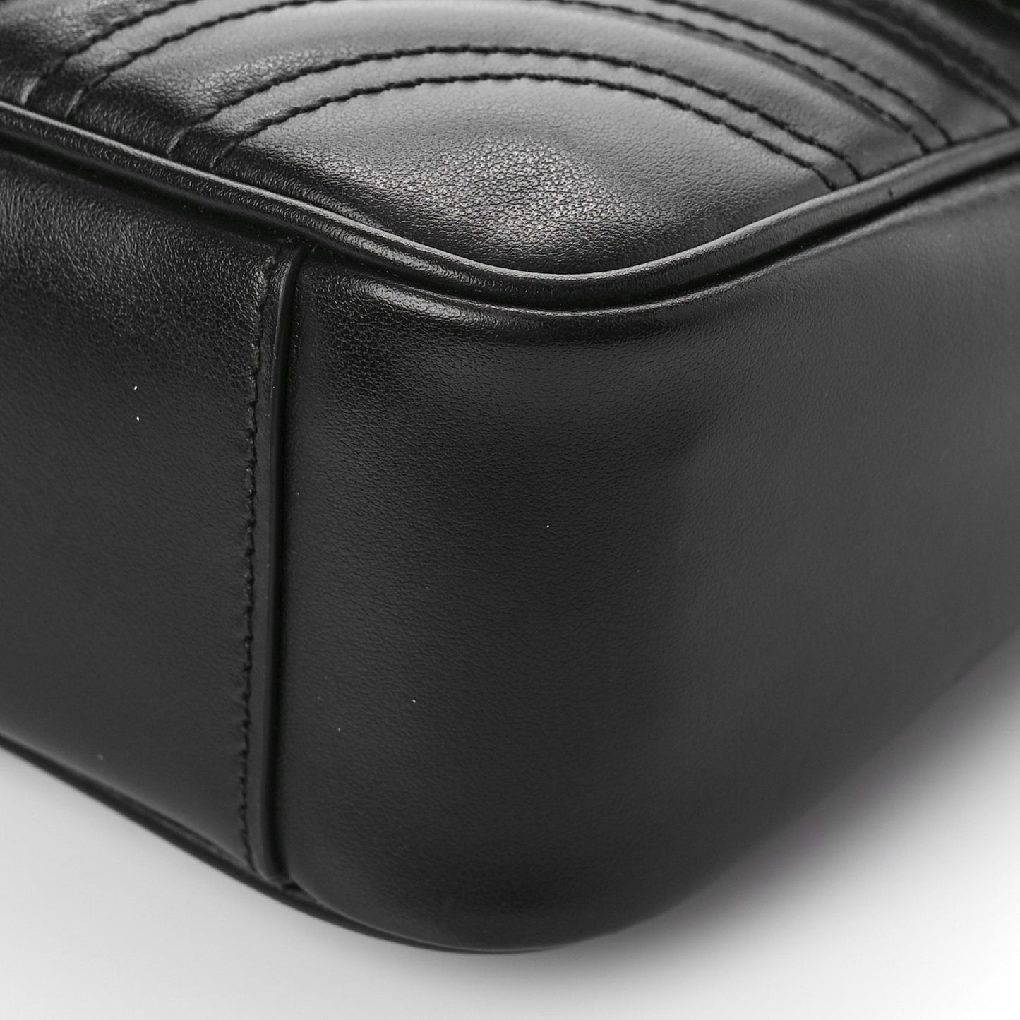 Calfskin Matelasse Monochrome Small GG Marmont Shoulder Bag Black