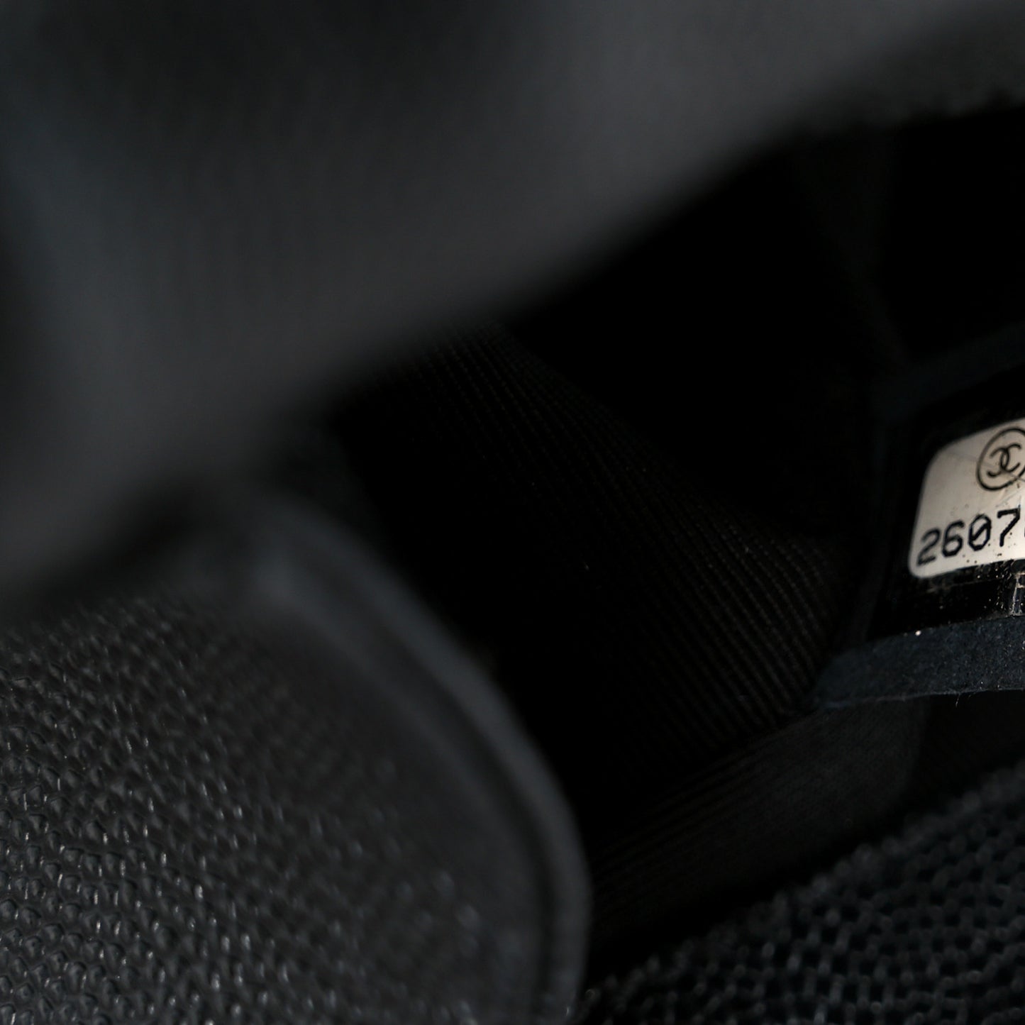 Caviar Quilted Medium Boy Flap Black