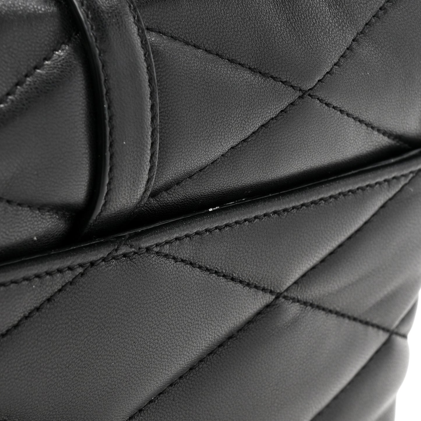 Lambskin Quilted Le 57 Diamond Shoulder Bag Black