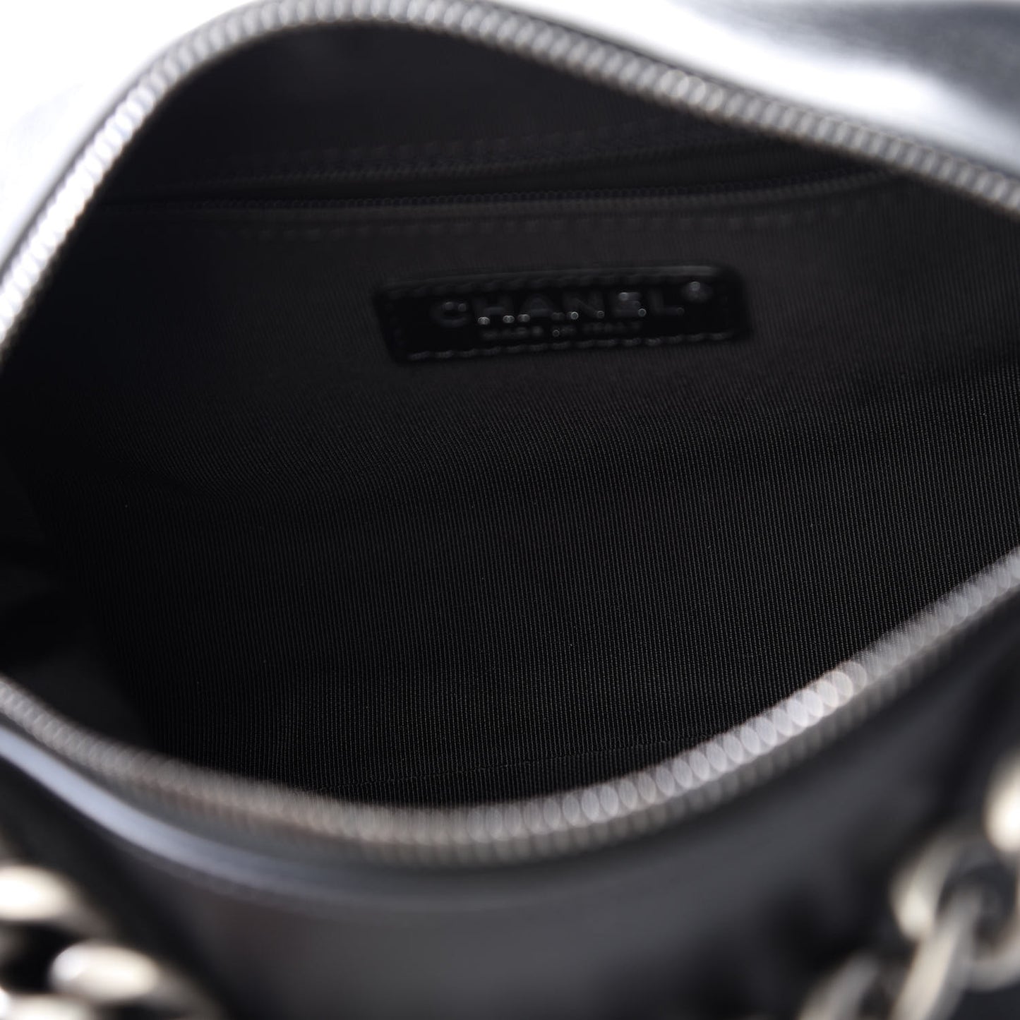 Calfskin Chain 20s Signature Hobo Black