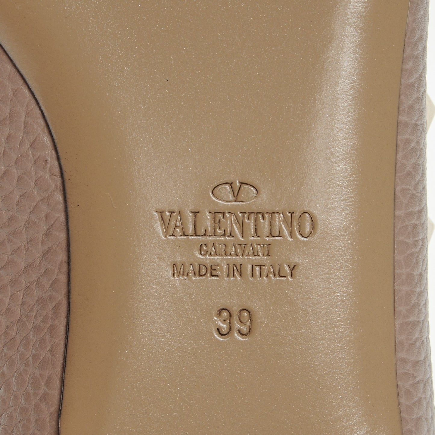 Pebbled Calfskin Rockstud Ballerina Flats 39 Poudre