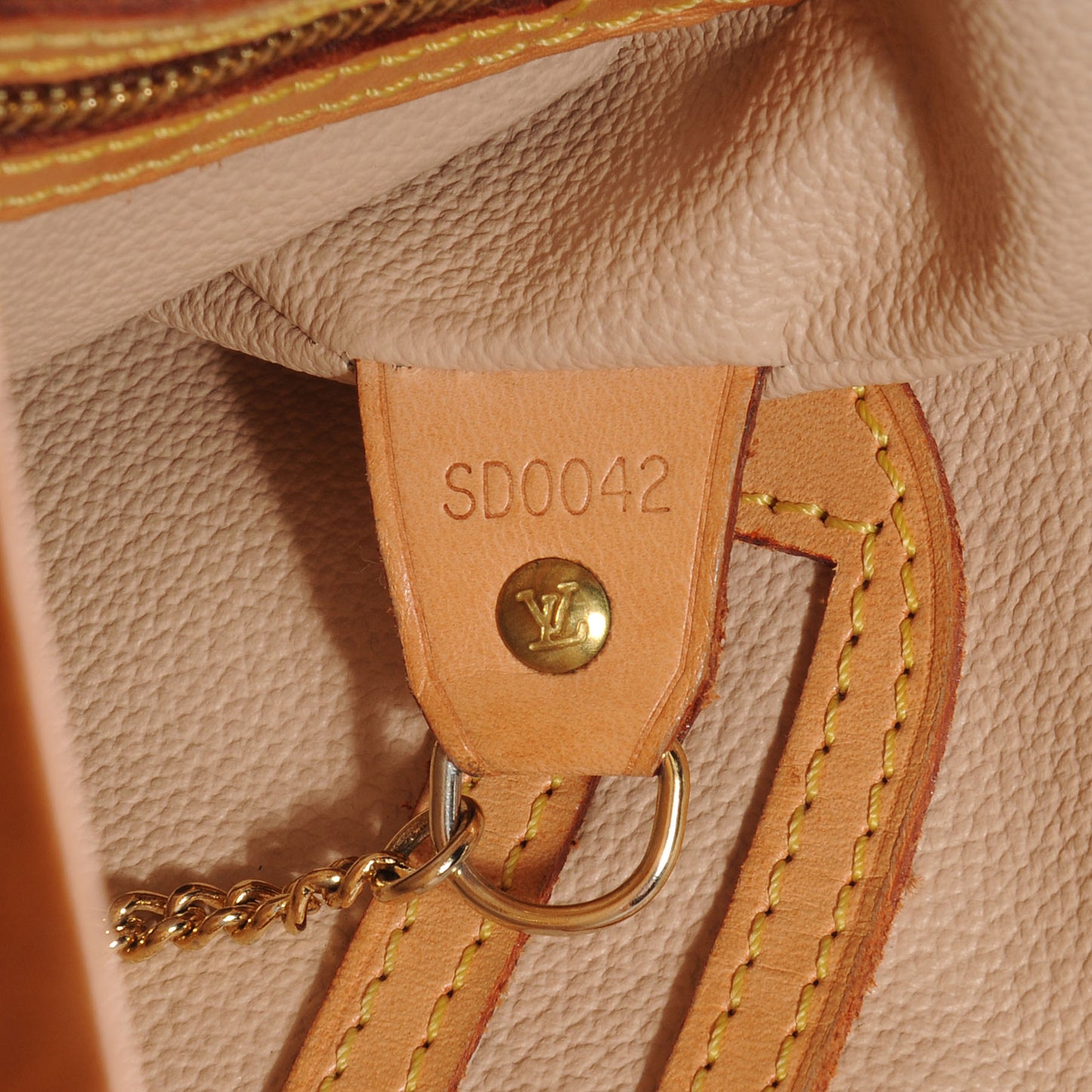 Monogram Petit Bucket 23
