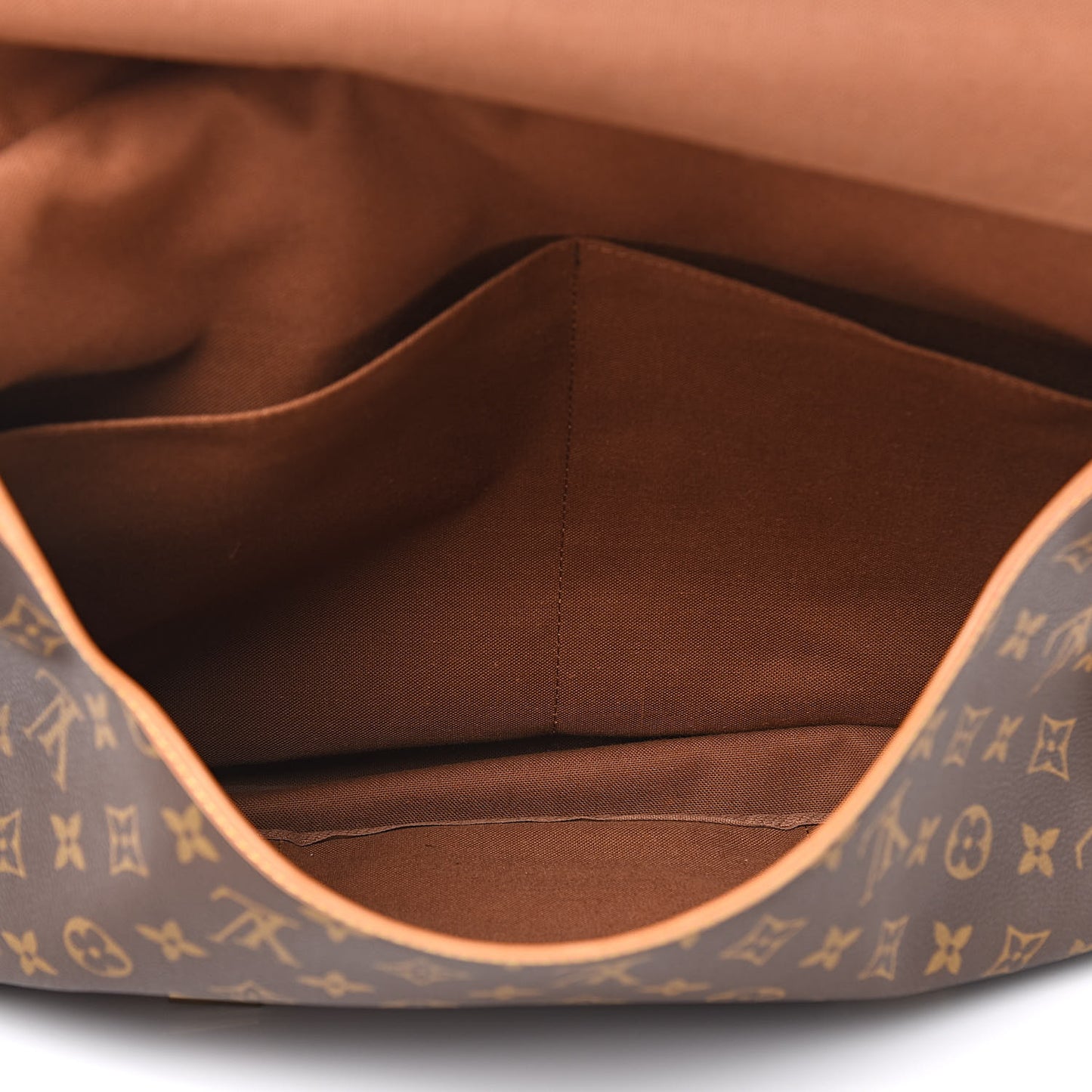 Monogram Saumur 43