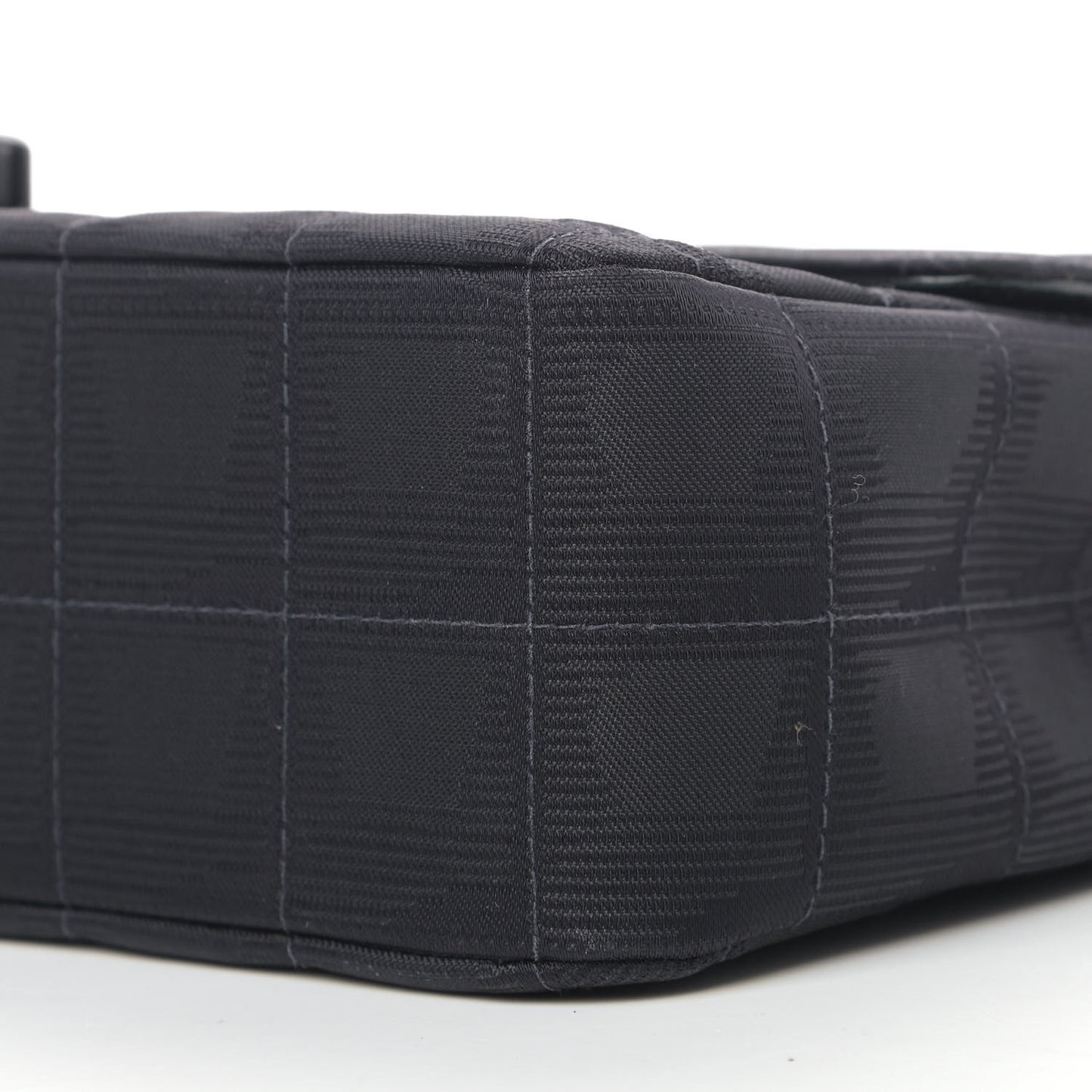 Nylon Medium Travel Flap Black