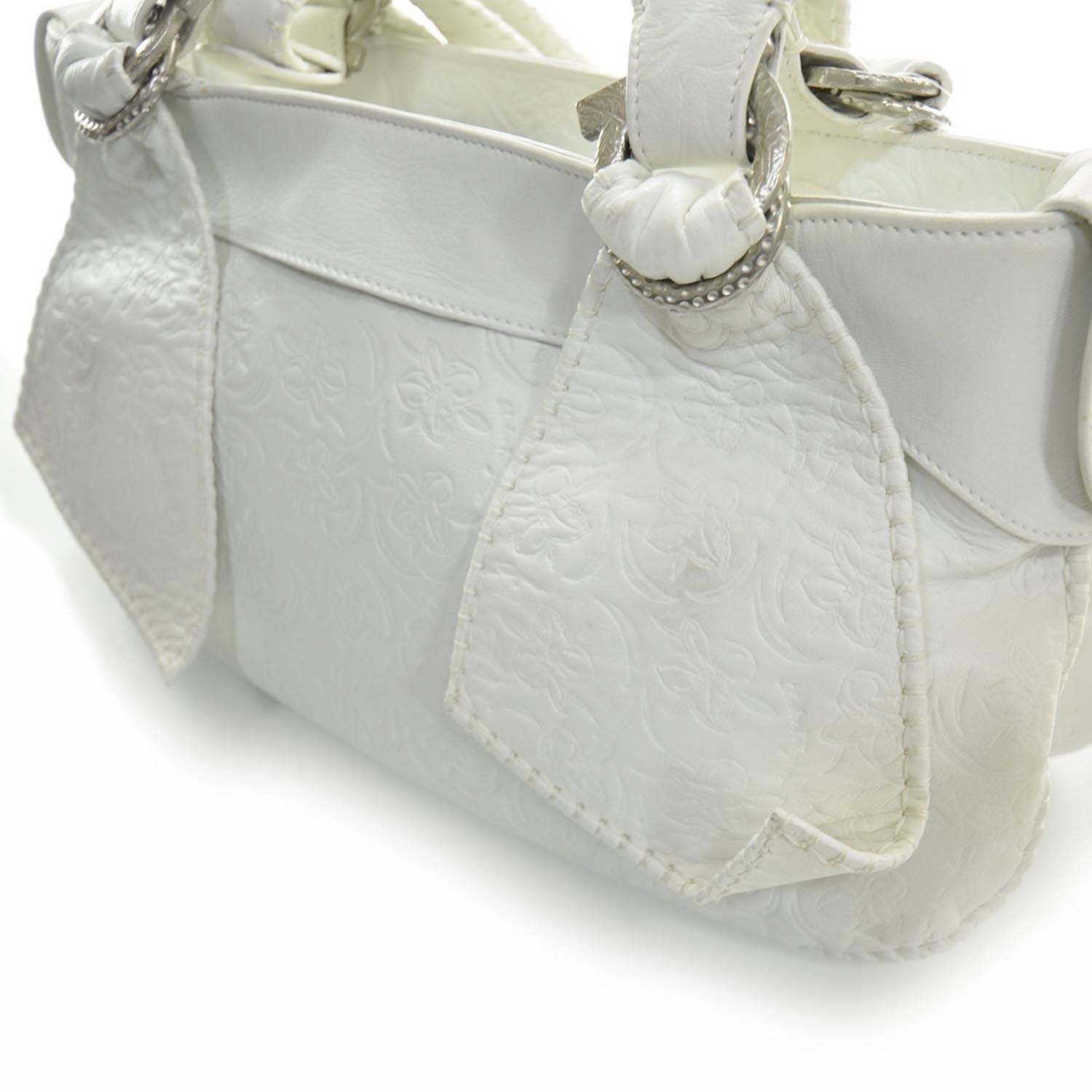 FASHIONPHILE SALVATOREFERRAGAMOFloralEmbossedLeatherShoulderBagBianco 6 of 8
