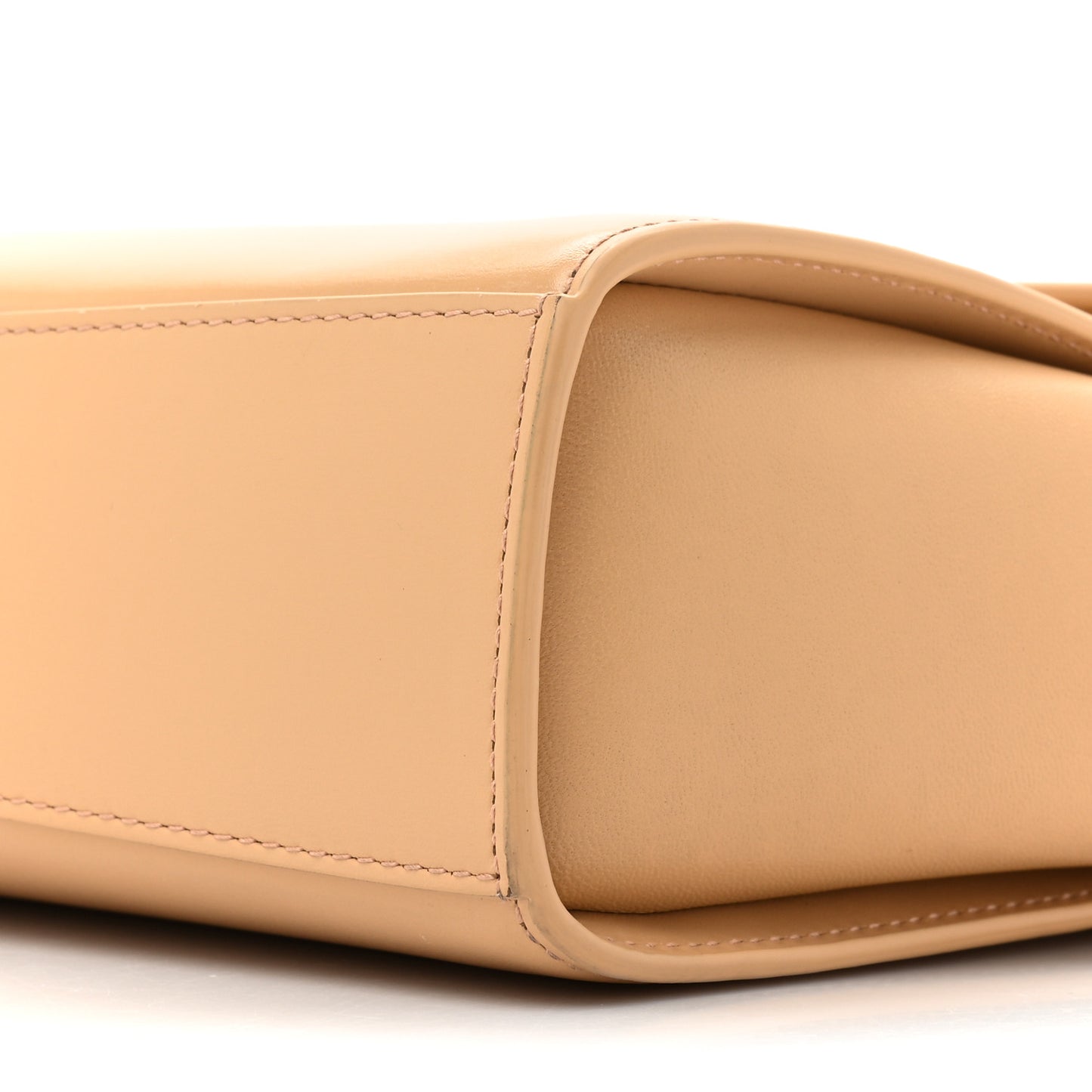 Box Calfskin Nappa Clip Bag Almond Gold