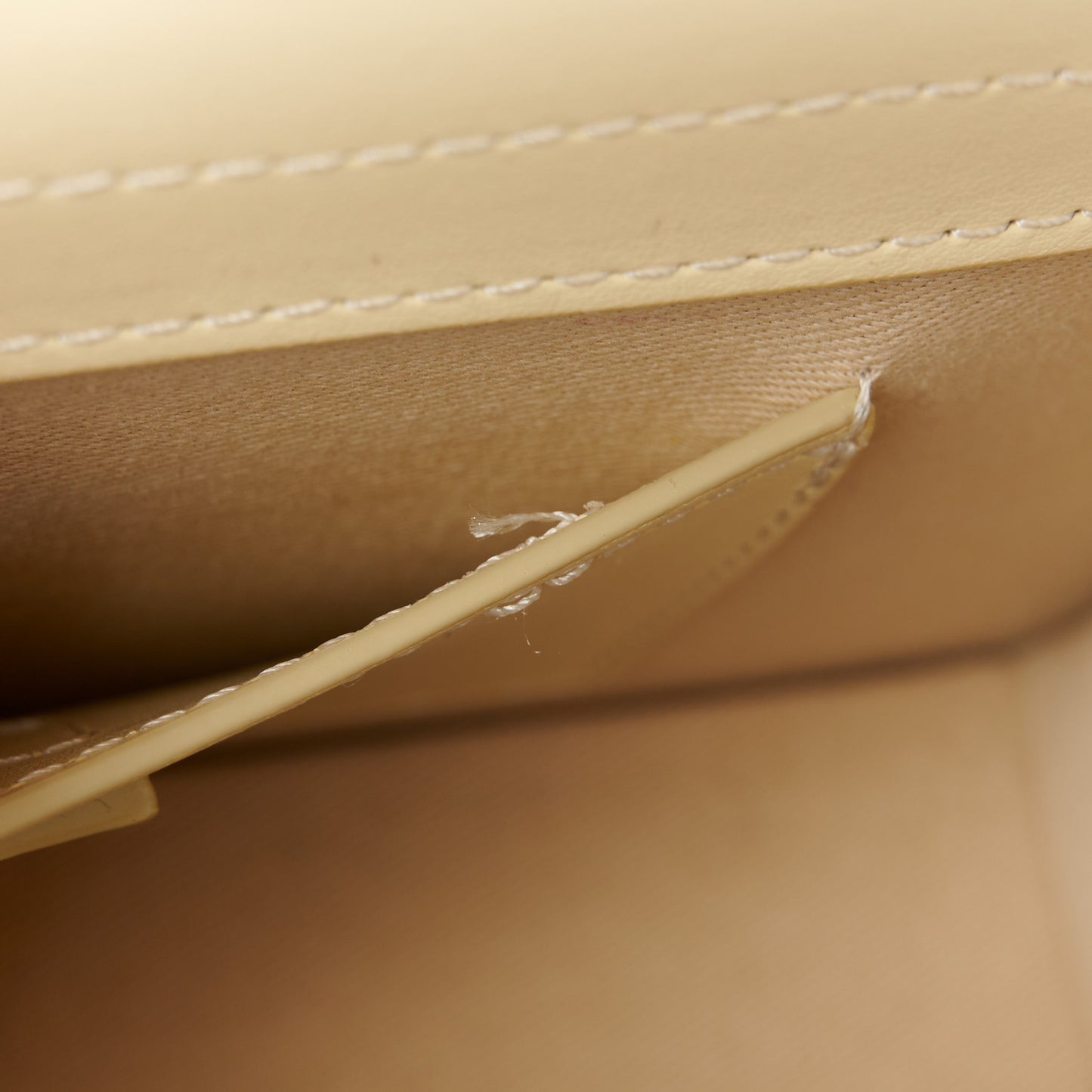 Smooth Calfskin Le Grand Bambino Ivory