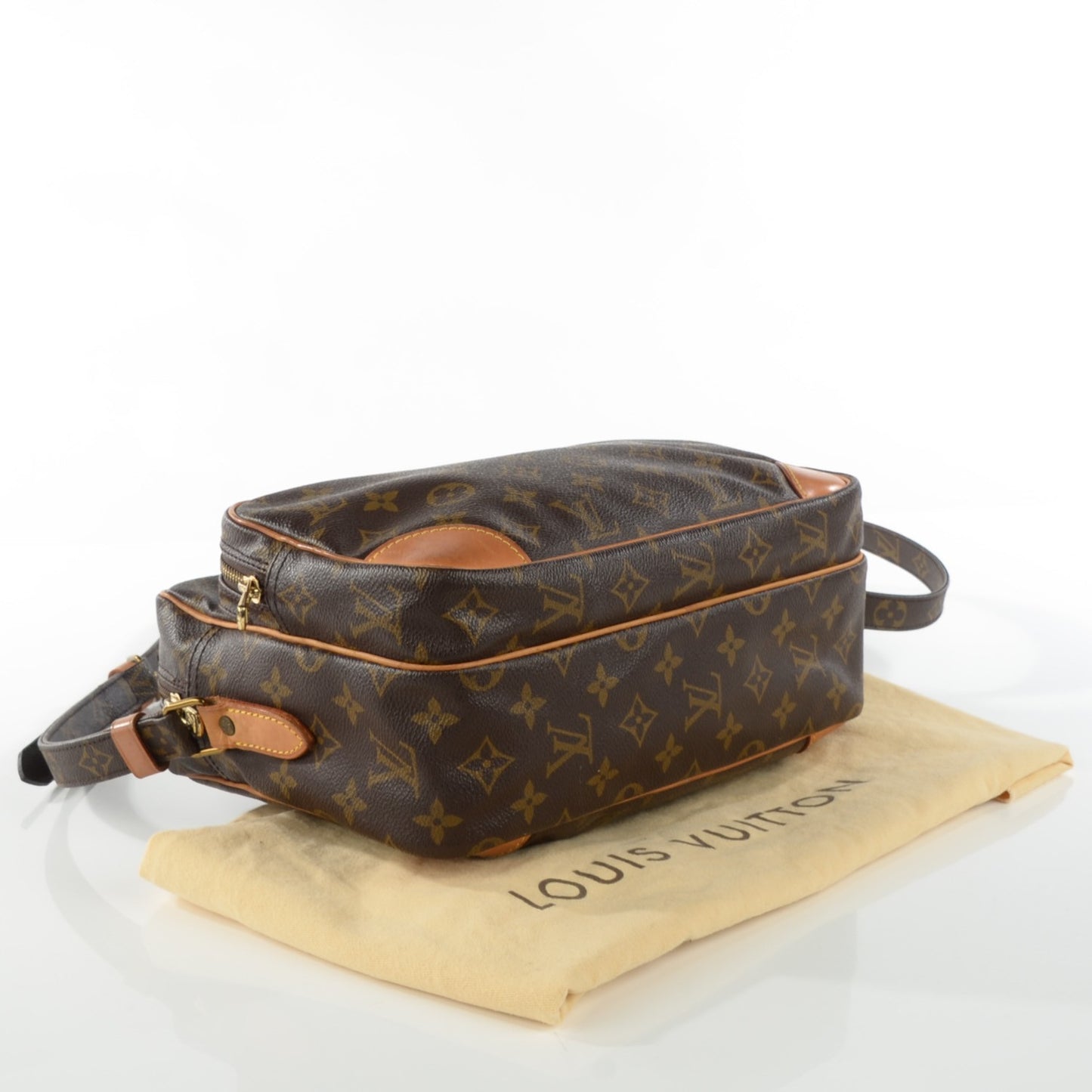Monogram Nil 28