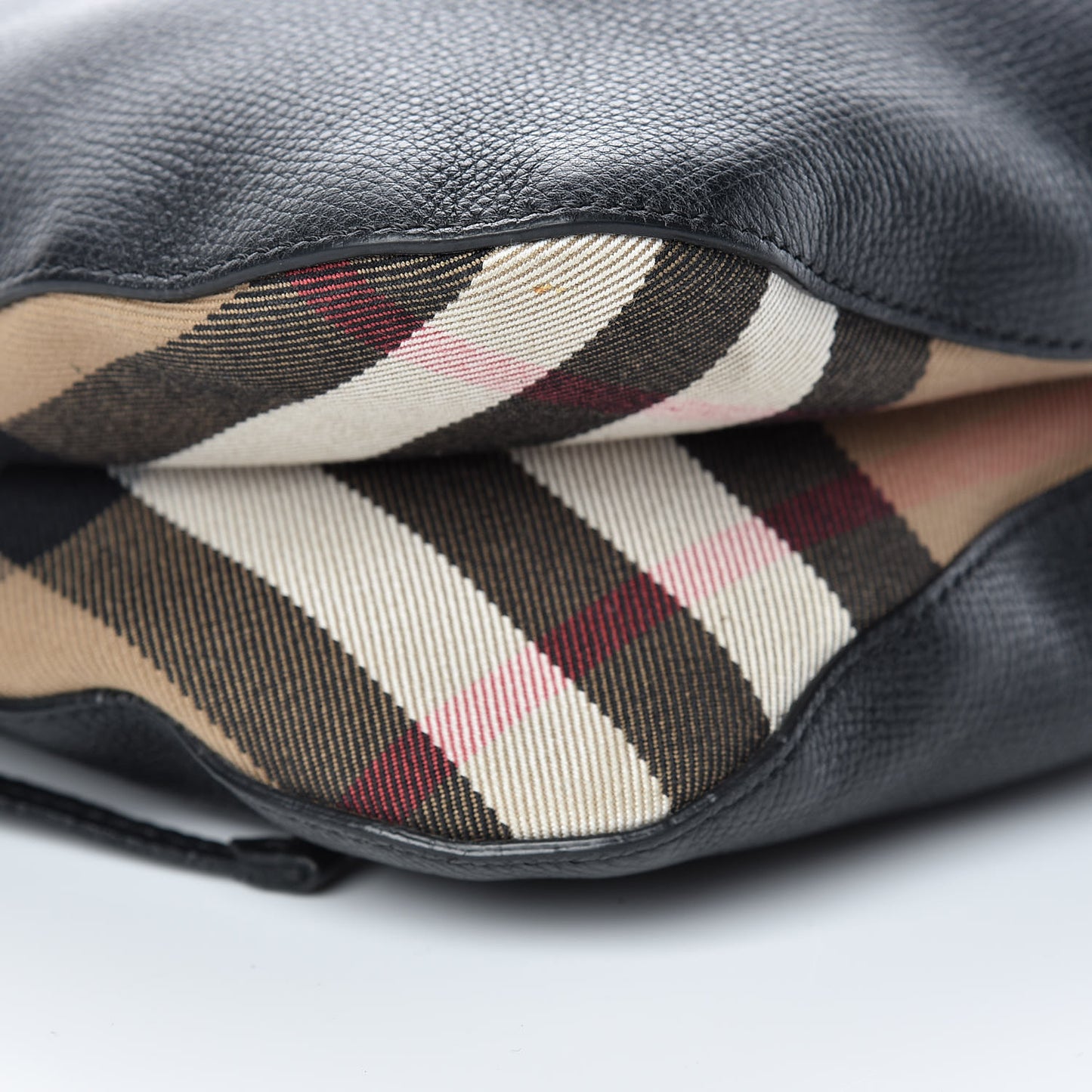 Grainy Calfskin House Check Small Bingley Black