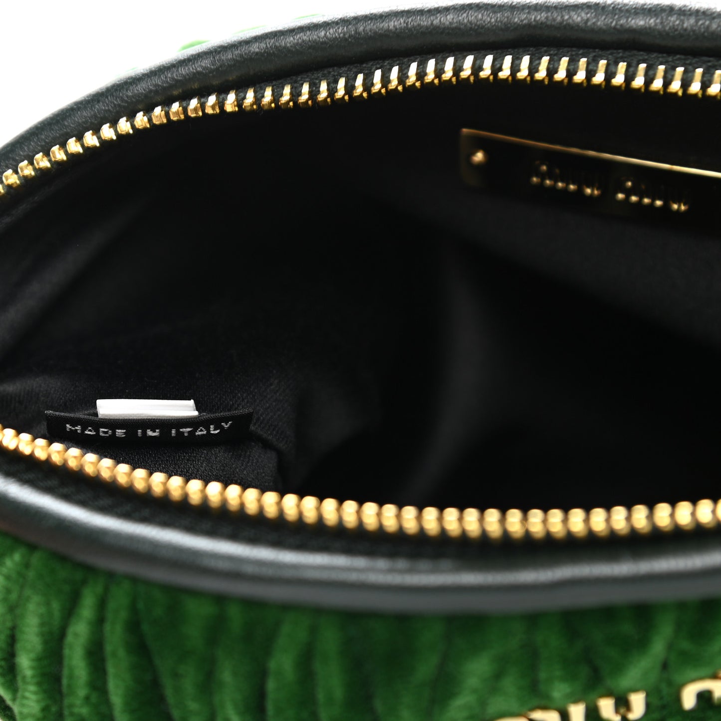 Velvet Matelasse Wristlet Smeraldo