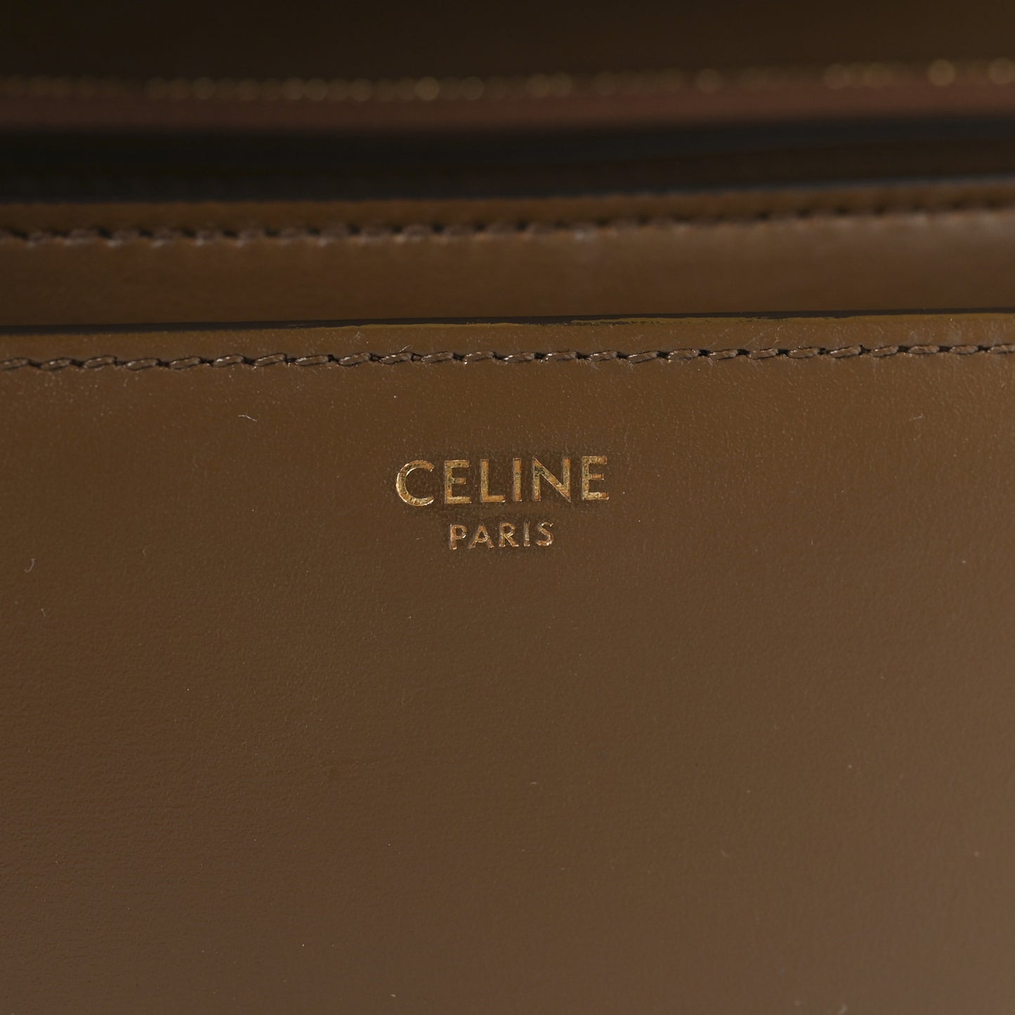 Box Calfskin Medium Classic Box Flap Bag Camel