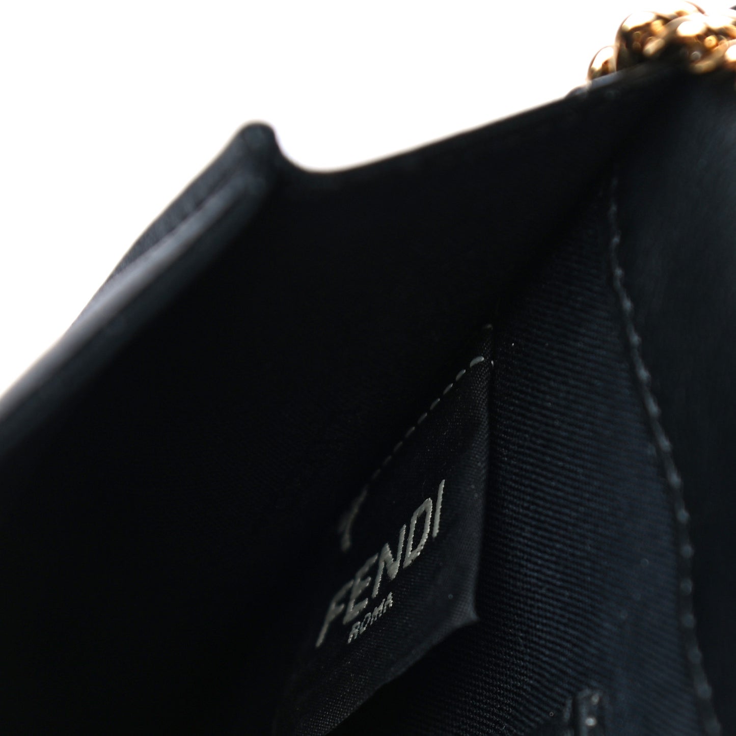 Vitello Grace Matte Kan U Vertical Wallet On Chain Black