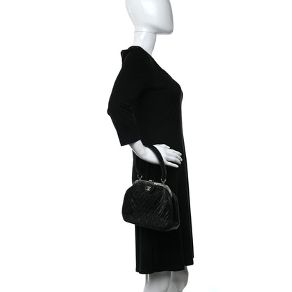 Chanel Lambskin Quilted Kisslock Frame Bag Black 2 of 21