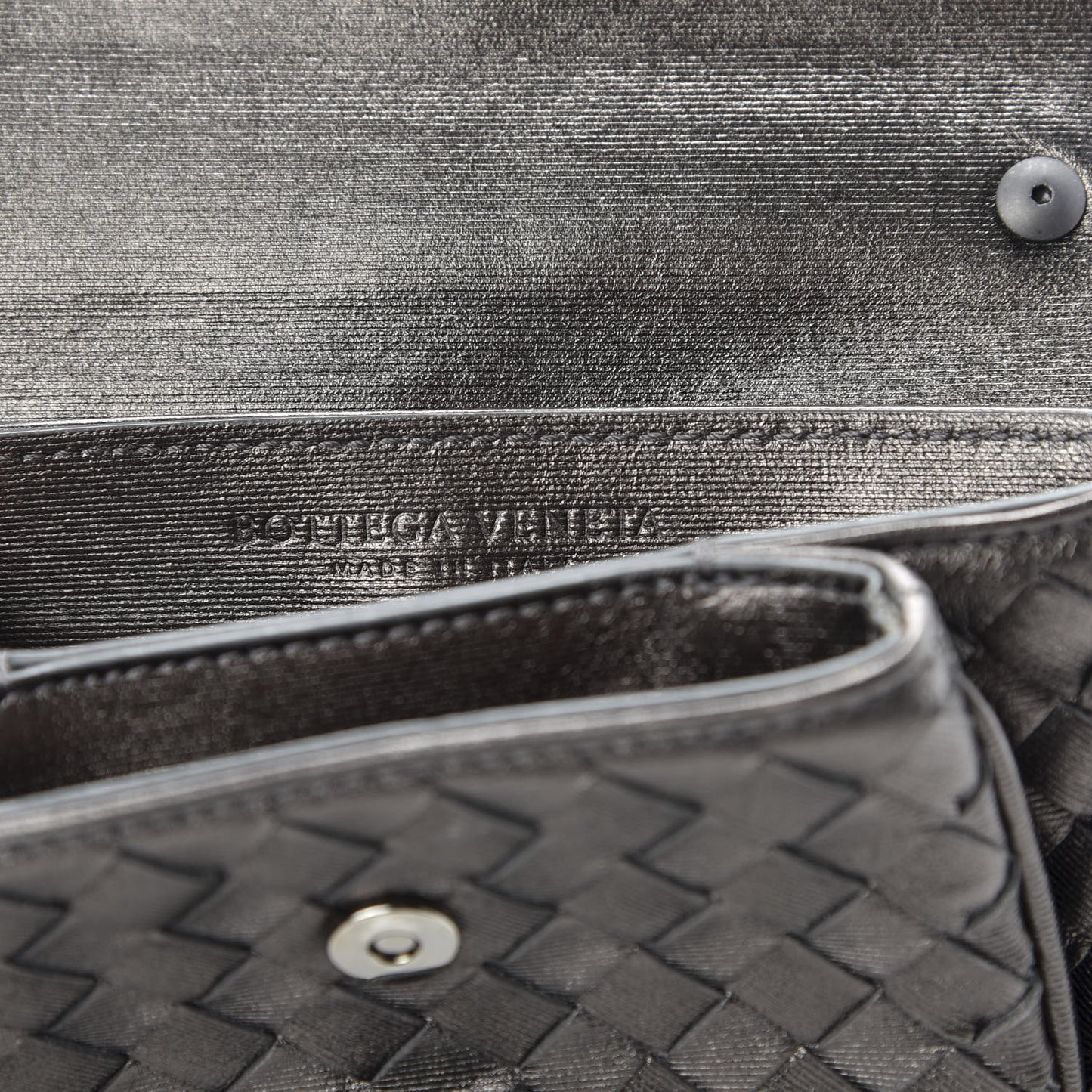 Nappa Intrecciato Front Pocket Flap With Chain Dark Silver