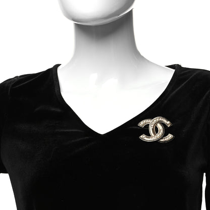 Chanel Pearl CC Brooch Gold 2 of 4