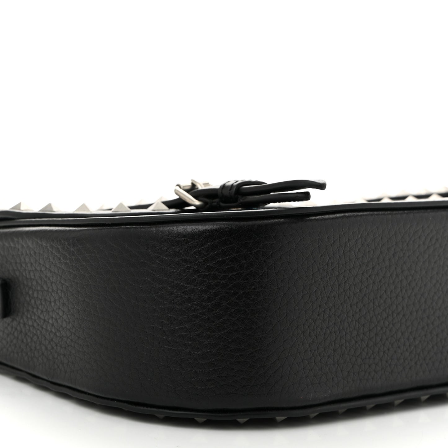 Pebbled Calfskin Large Rockstud Messenger Black