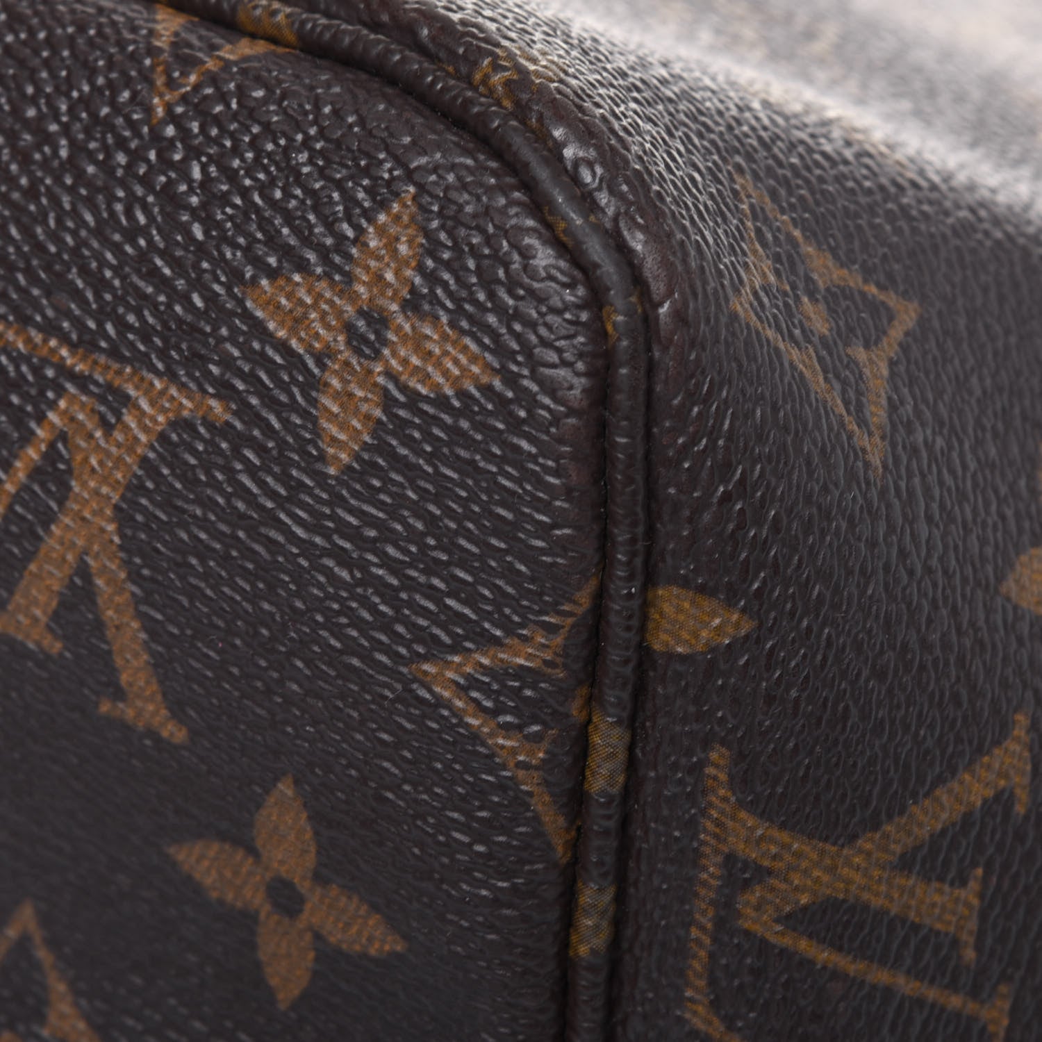 Louis Vuitton Monogram Neverfull MM 30 of 34