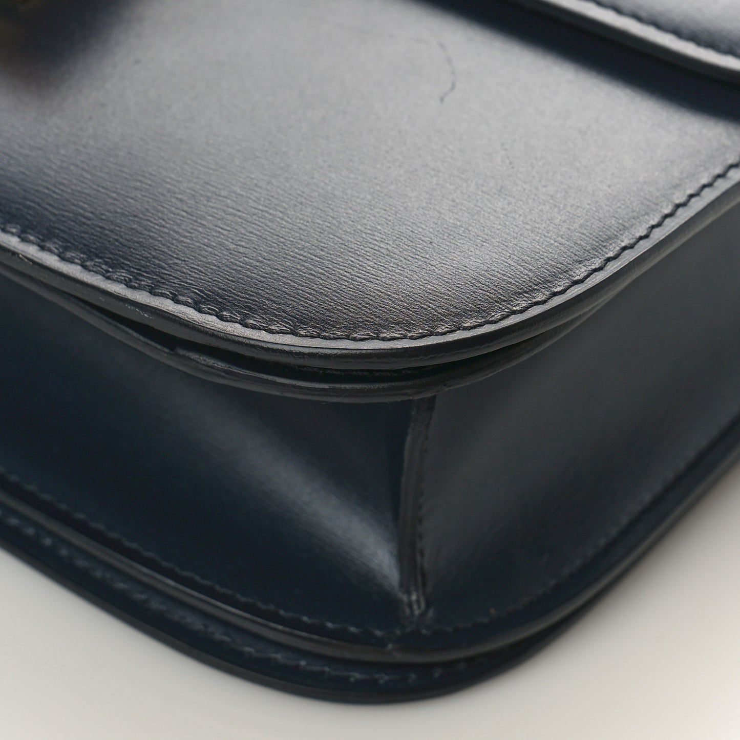 Box Calfskin Medium Classic Box Flap Bag Navy