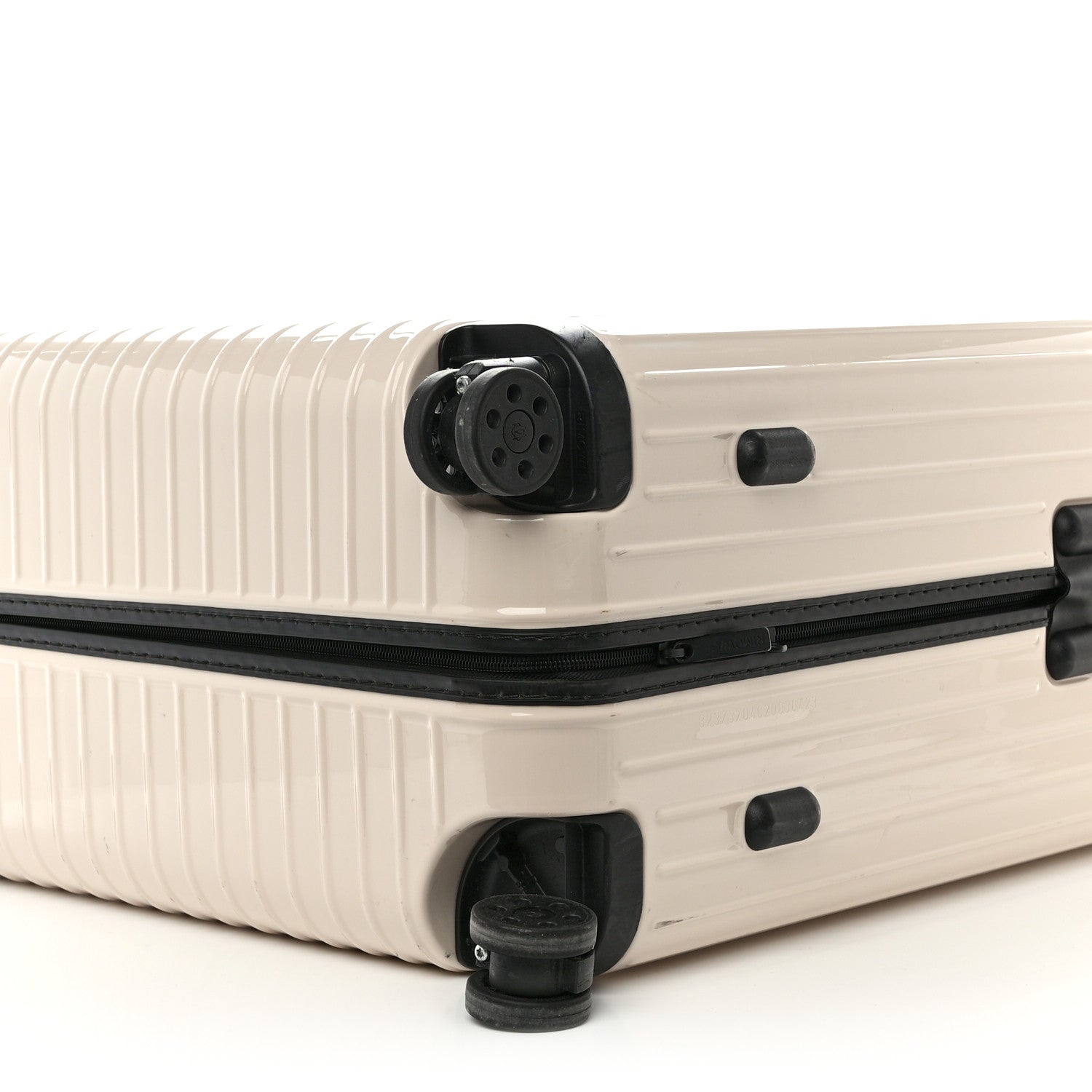 Rimowa Gloss Polycarbonate Essential Lite Check-In L Ivory Beige 9 of 13