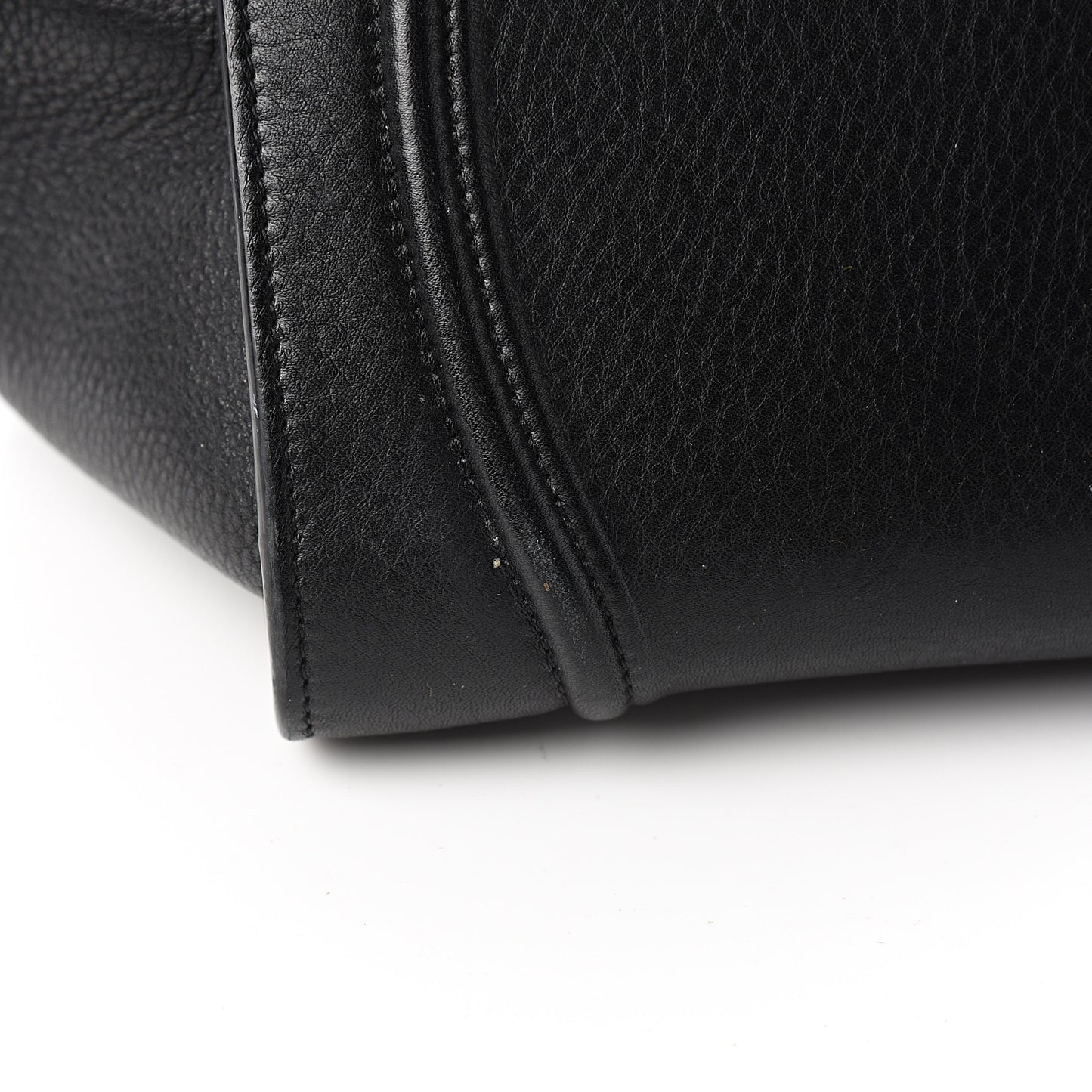 Supple Calfskin Medium Phantom Luggage Black