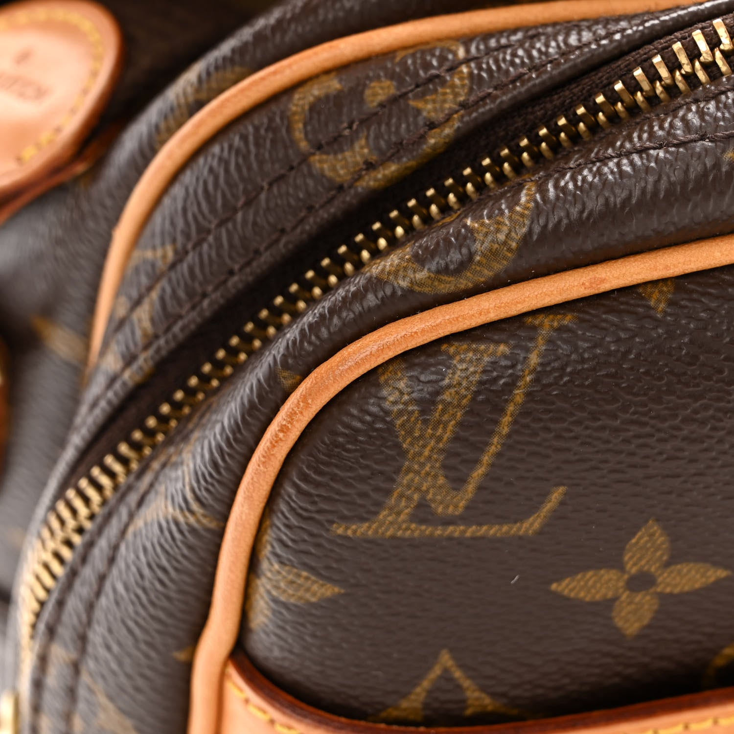 Louis Vuitton Monogram Reporter PM 17 of 17