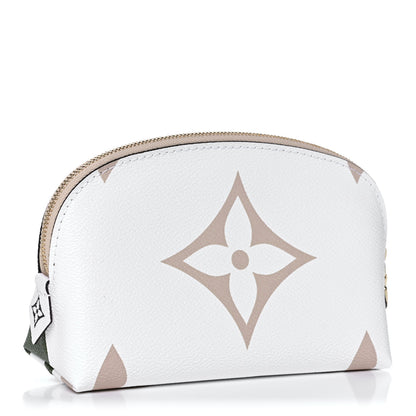 Louis Vuitton Monogram Giant Cosmetic Pouch Kaki 3 of 10