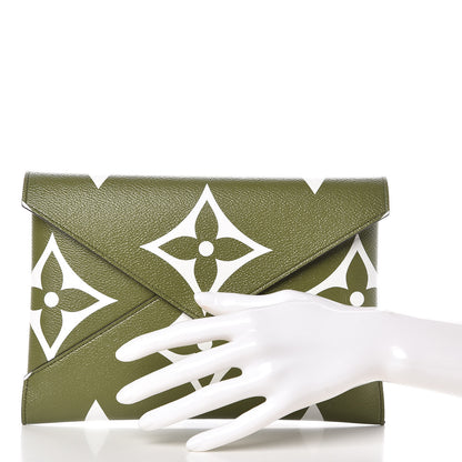 Louis Vuitton Monogram Giant Kirigami Pochette Set 3 of 9